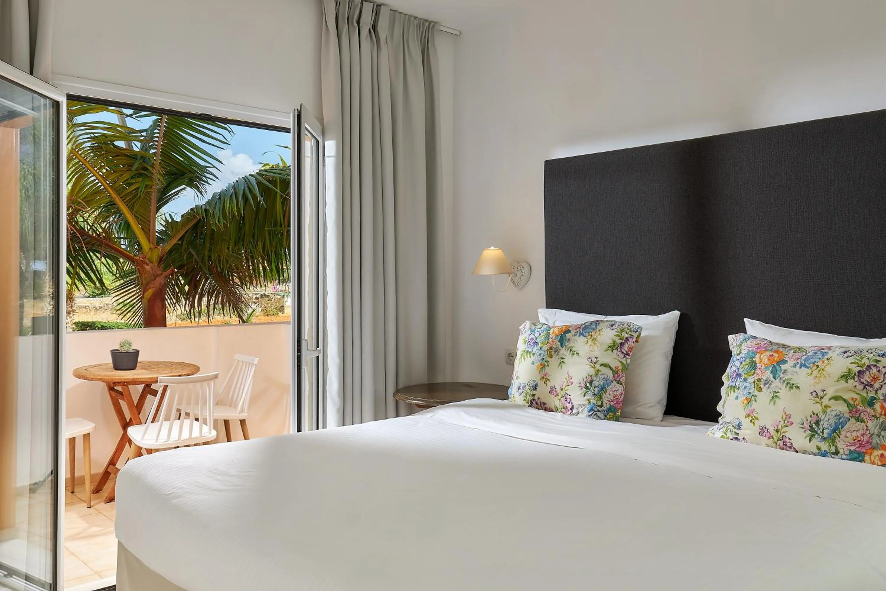 Bedroom, Bed in Sirens Beach & Village