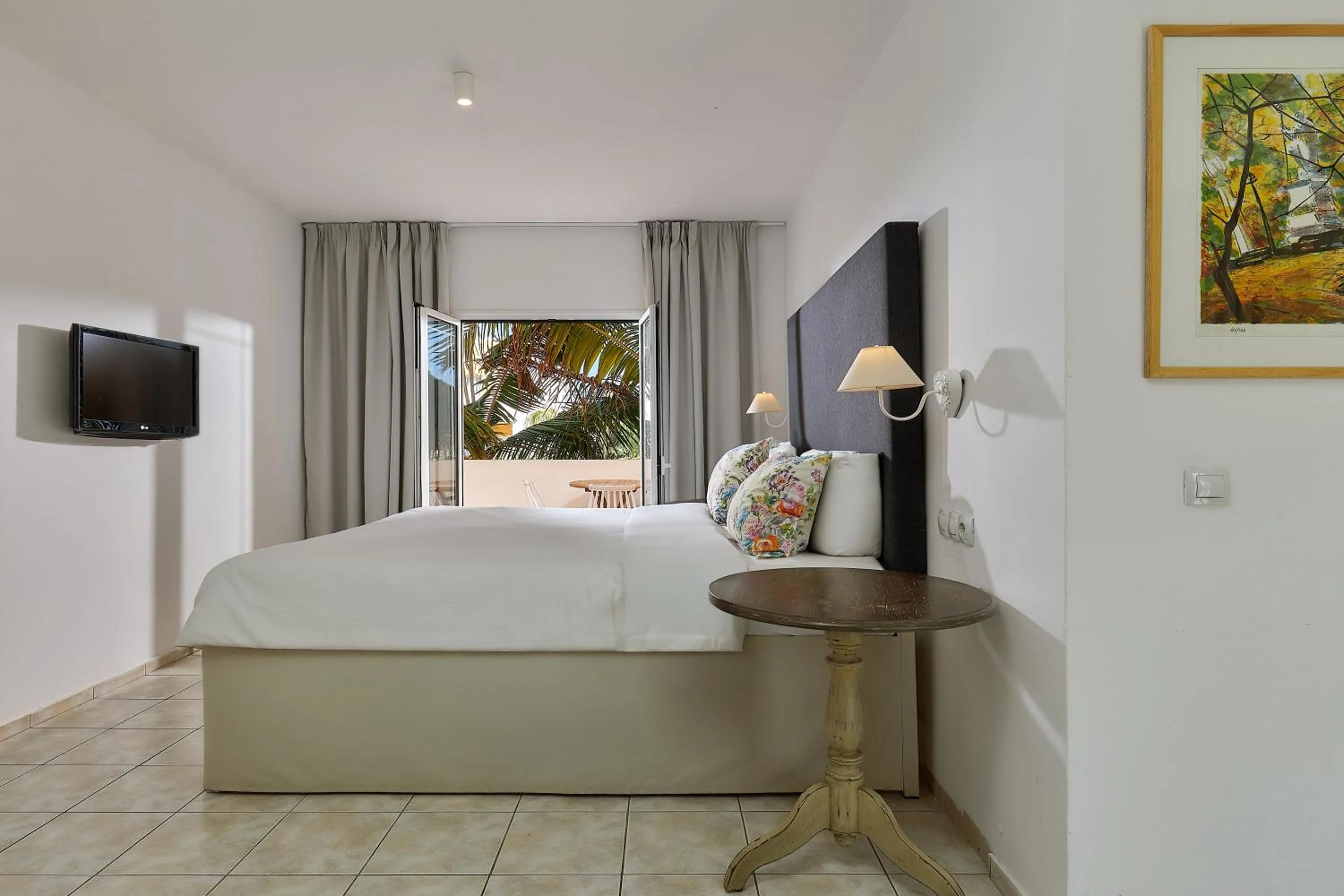 Bed in Sirens Beach & Village