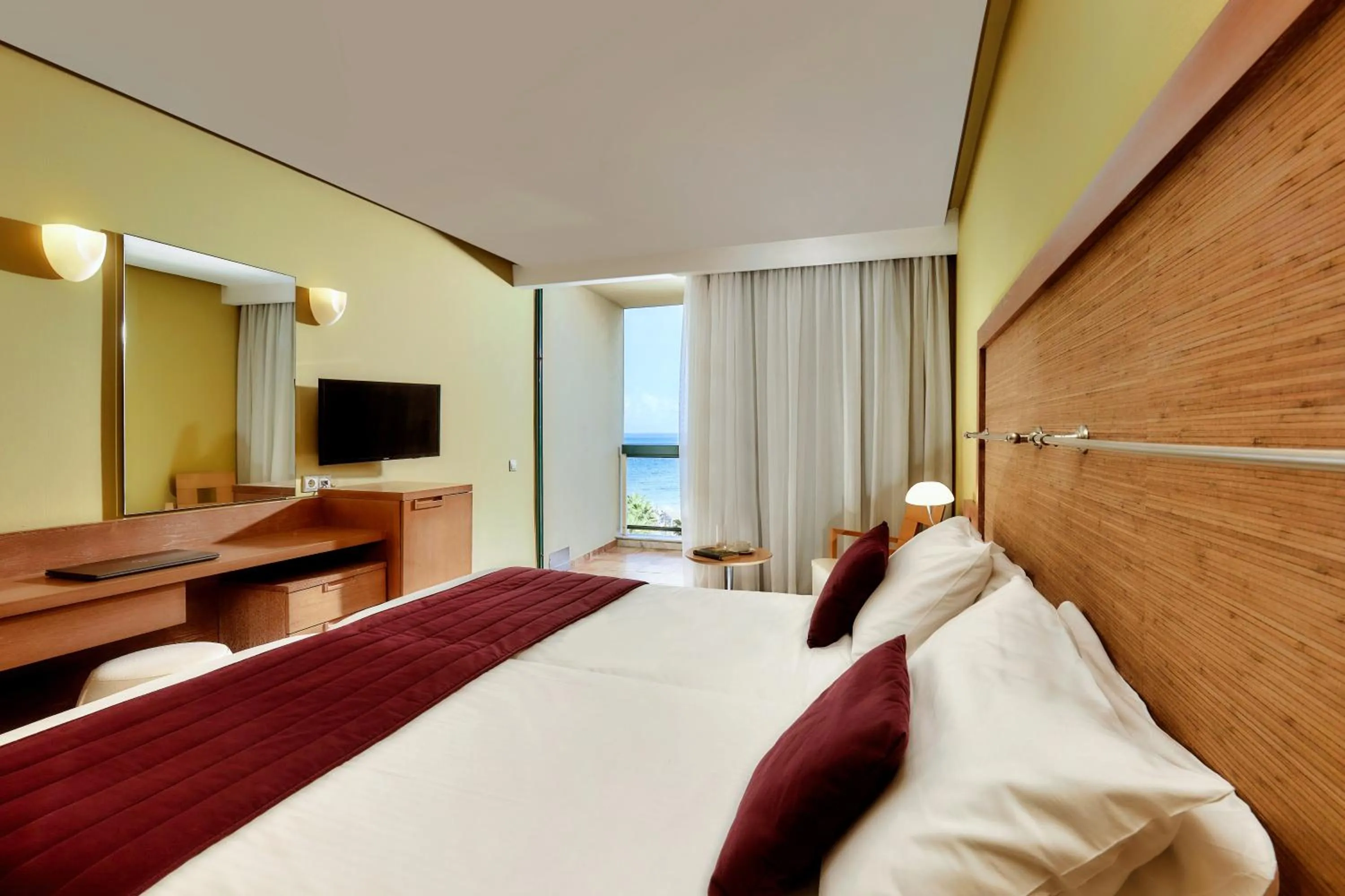 Bed in Sirens Beach & Village