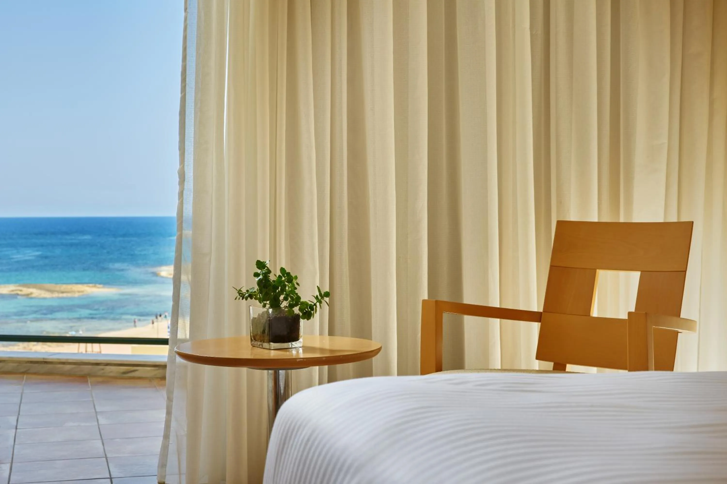 Property building, Bed in Sirens Beach & Village