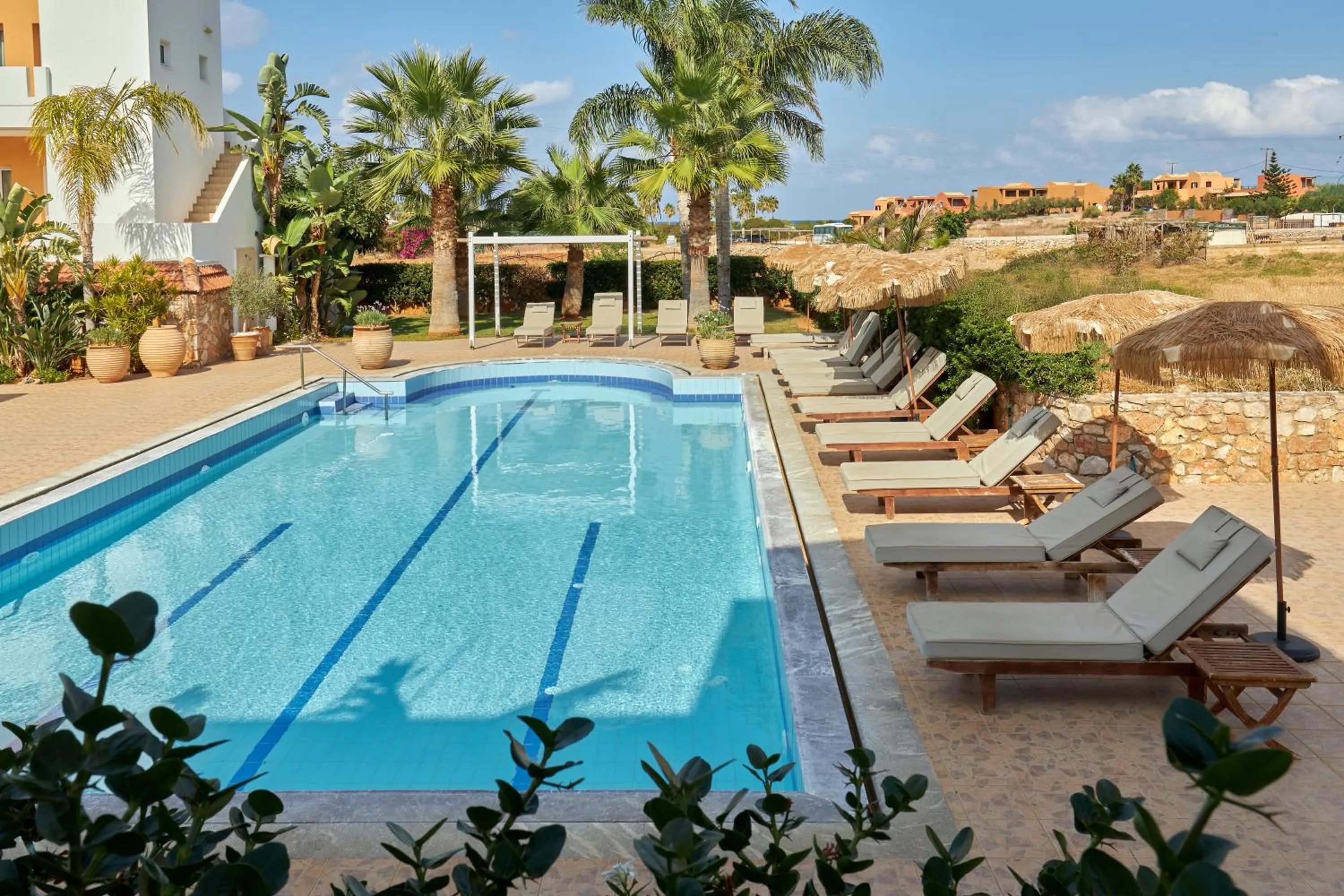 Area and facilities in Sirens Beach & Village