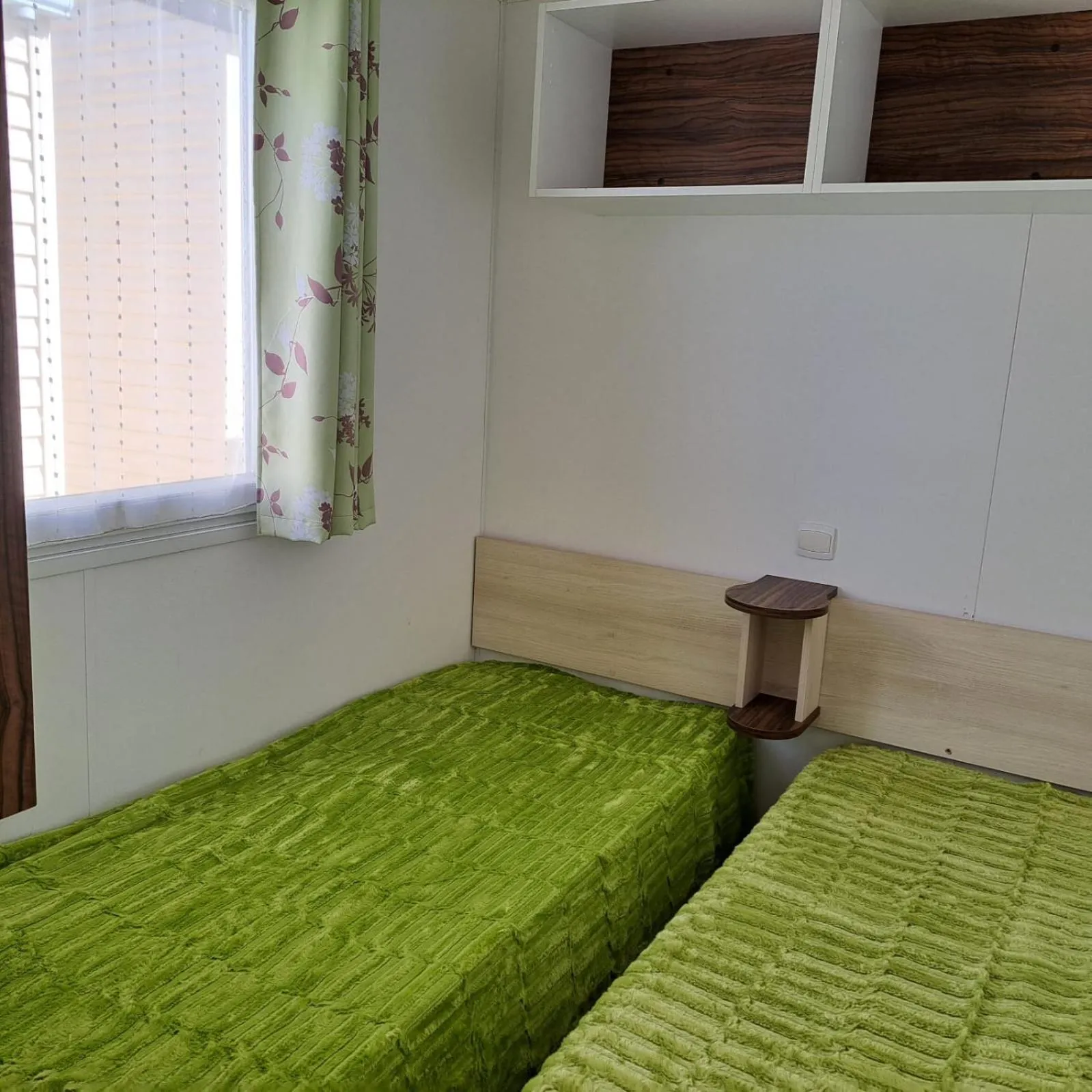 Bedroom, Bed in Bungalows Land'shause