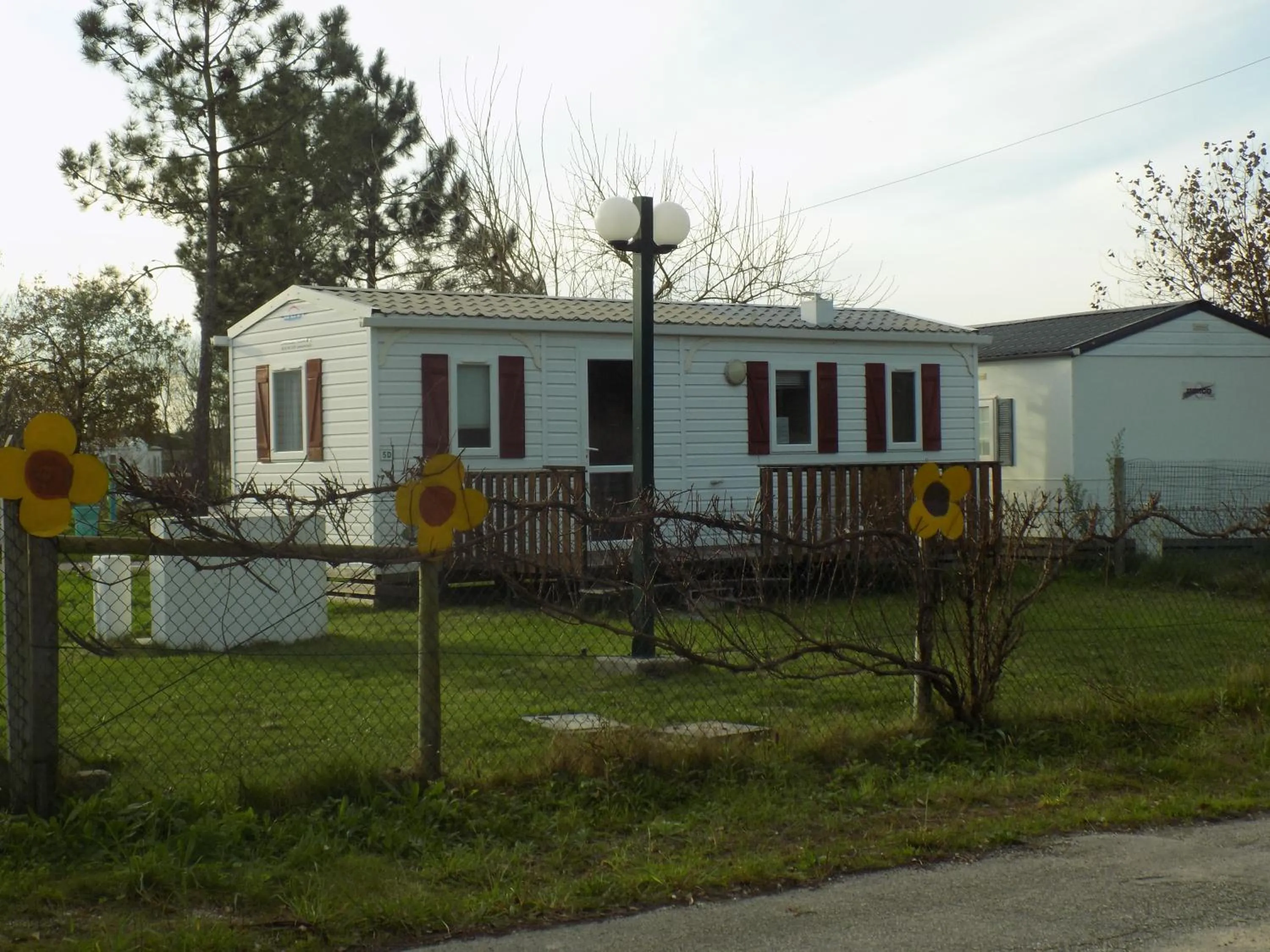 Property building in Bungalows Land'shause