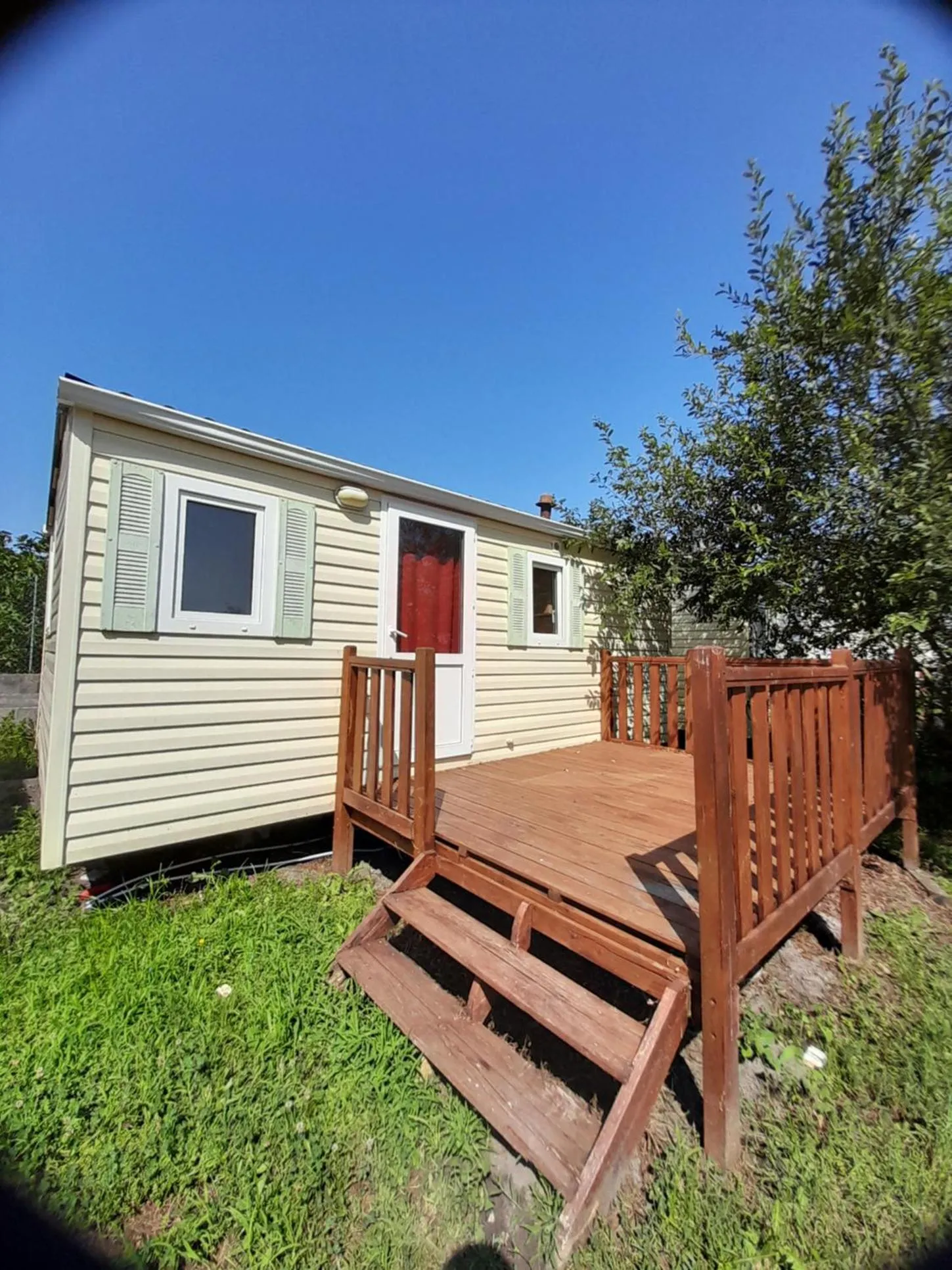 Property building in Bungalows Land'shause