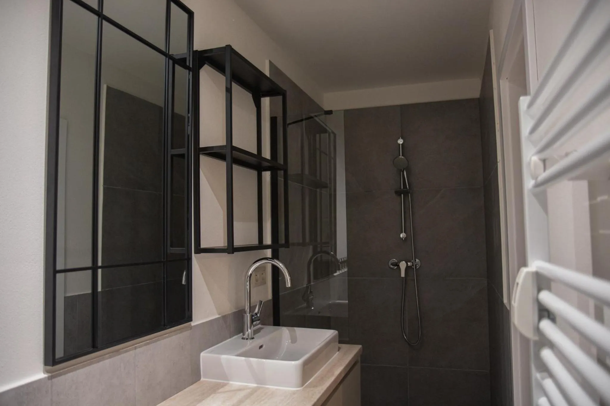 Shower in Hotel Capital with private wellness