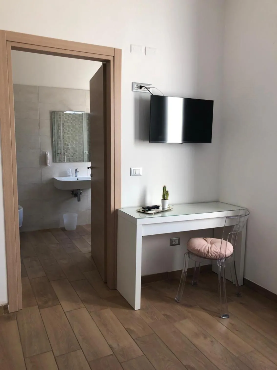 Shower in Hotel Porta Rivera