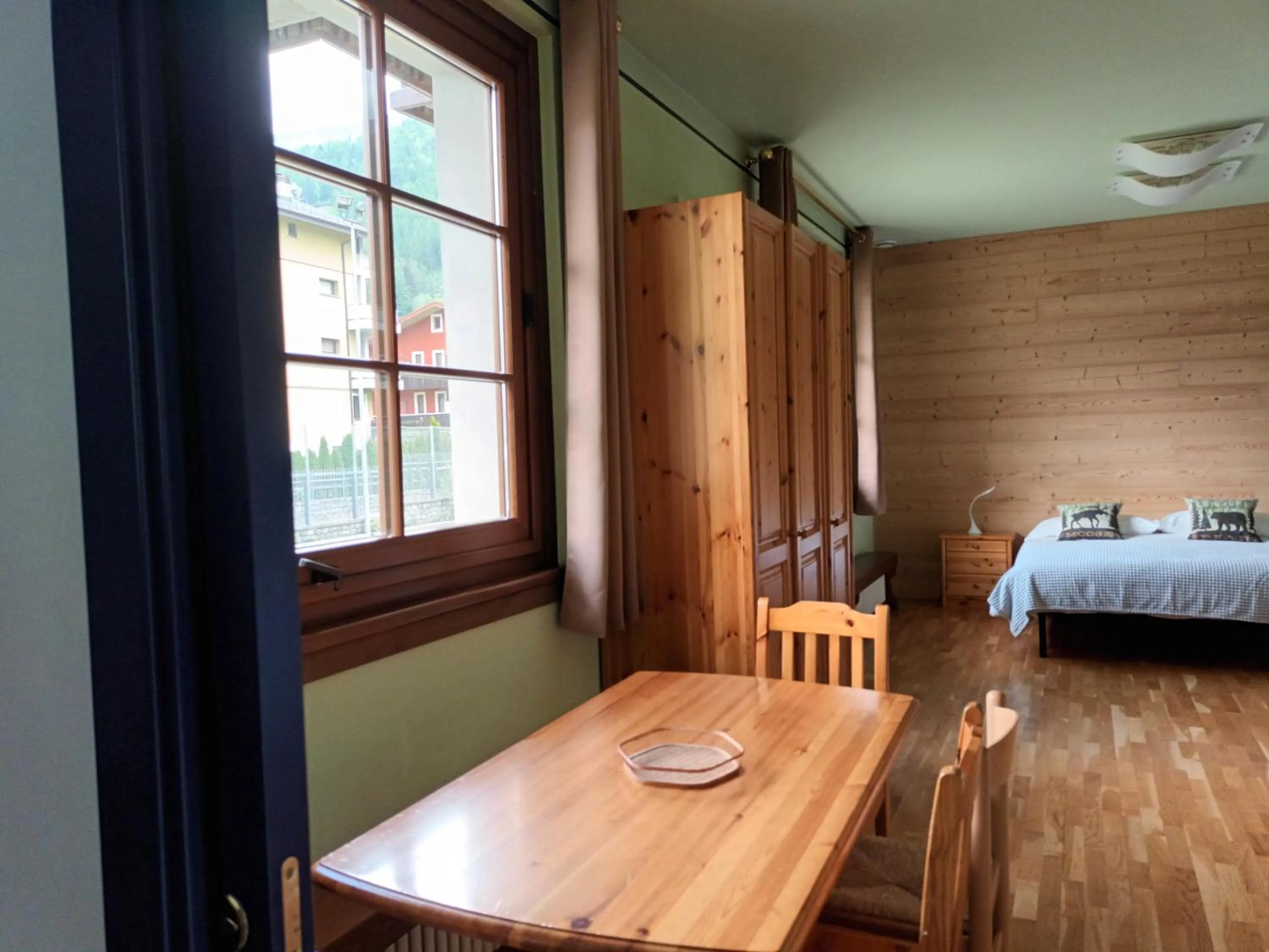 Photo of the whole room, Bed in Residence Biancaneve