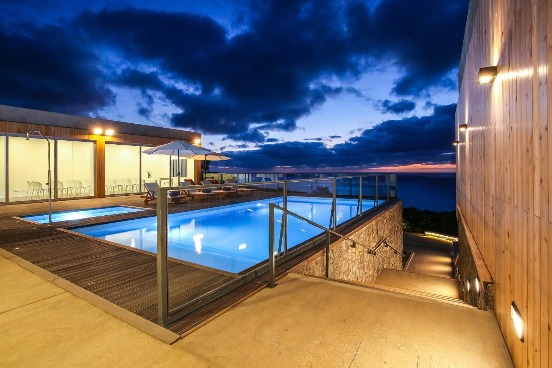 Swimming pool in Mosteiros Place