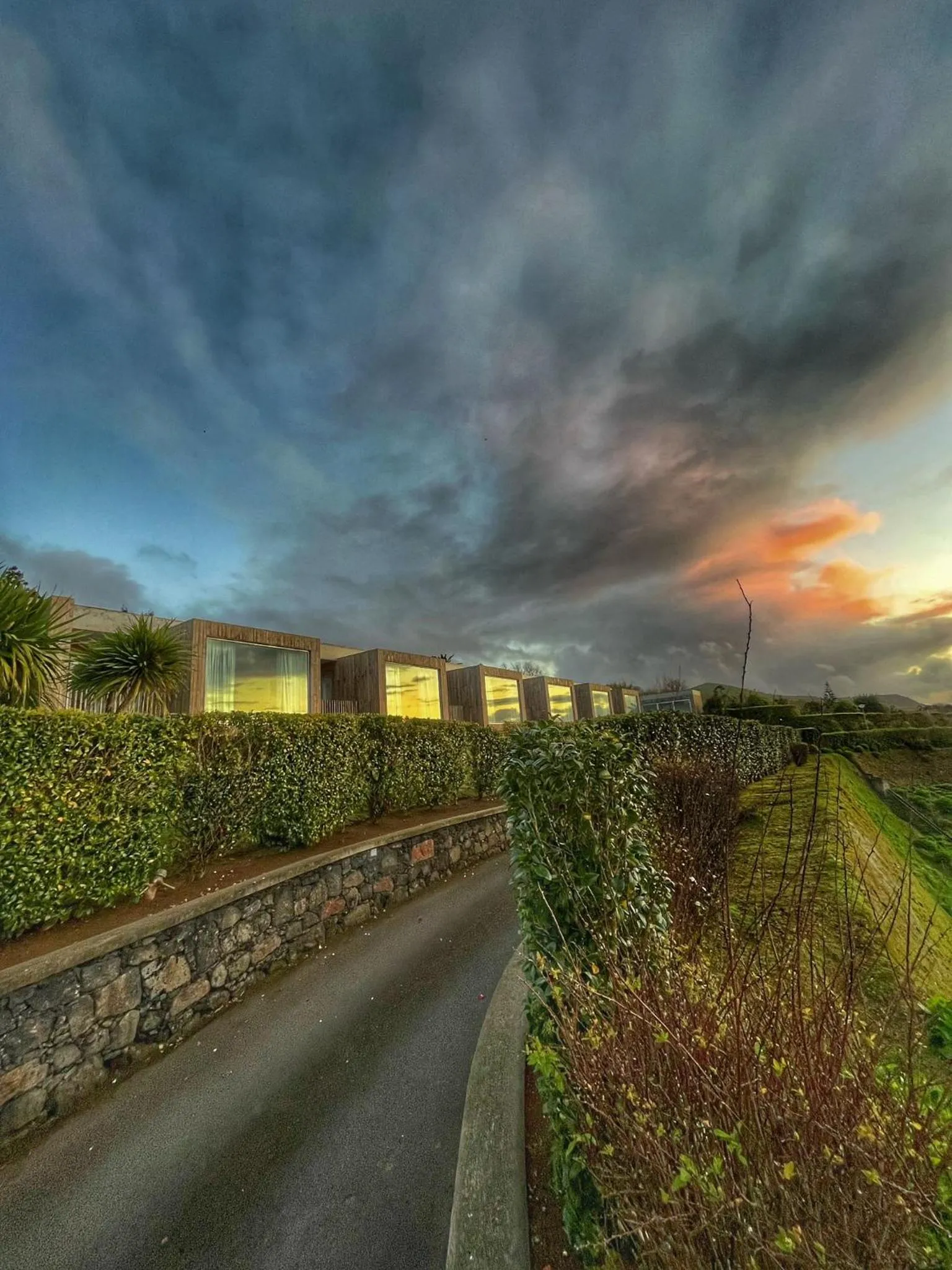 Property building in Mosteiros Place