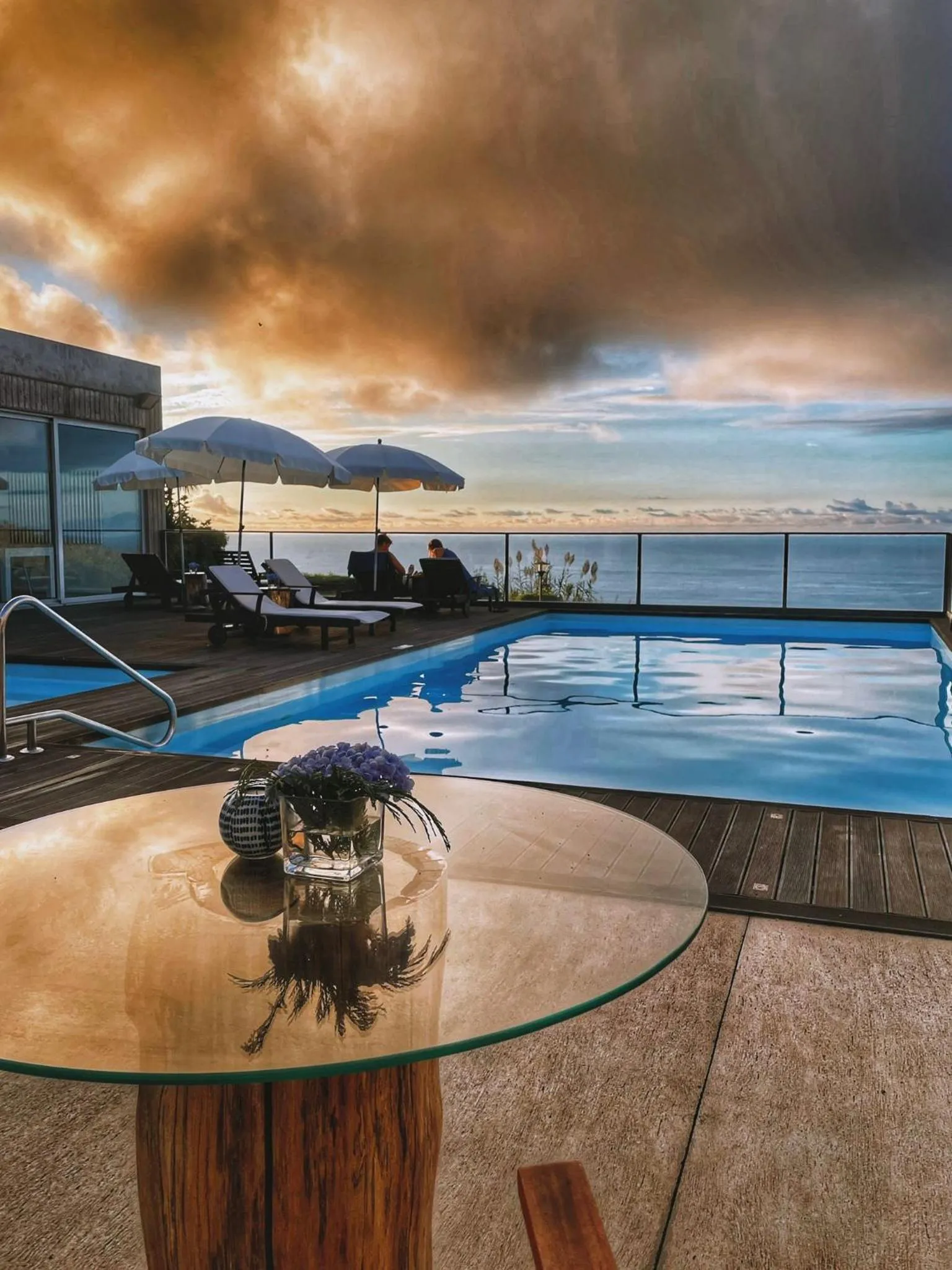 Swimming pool in Mosteiros Place