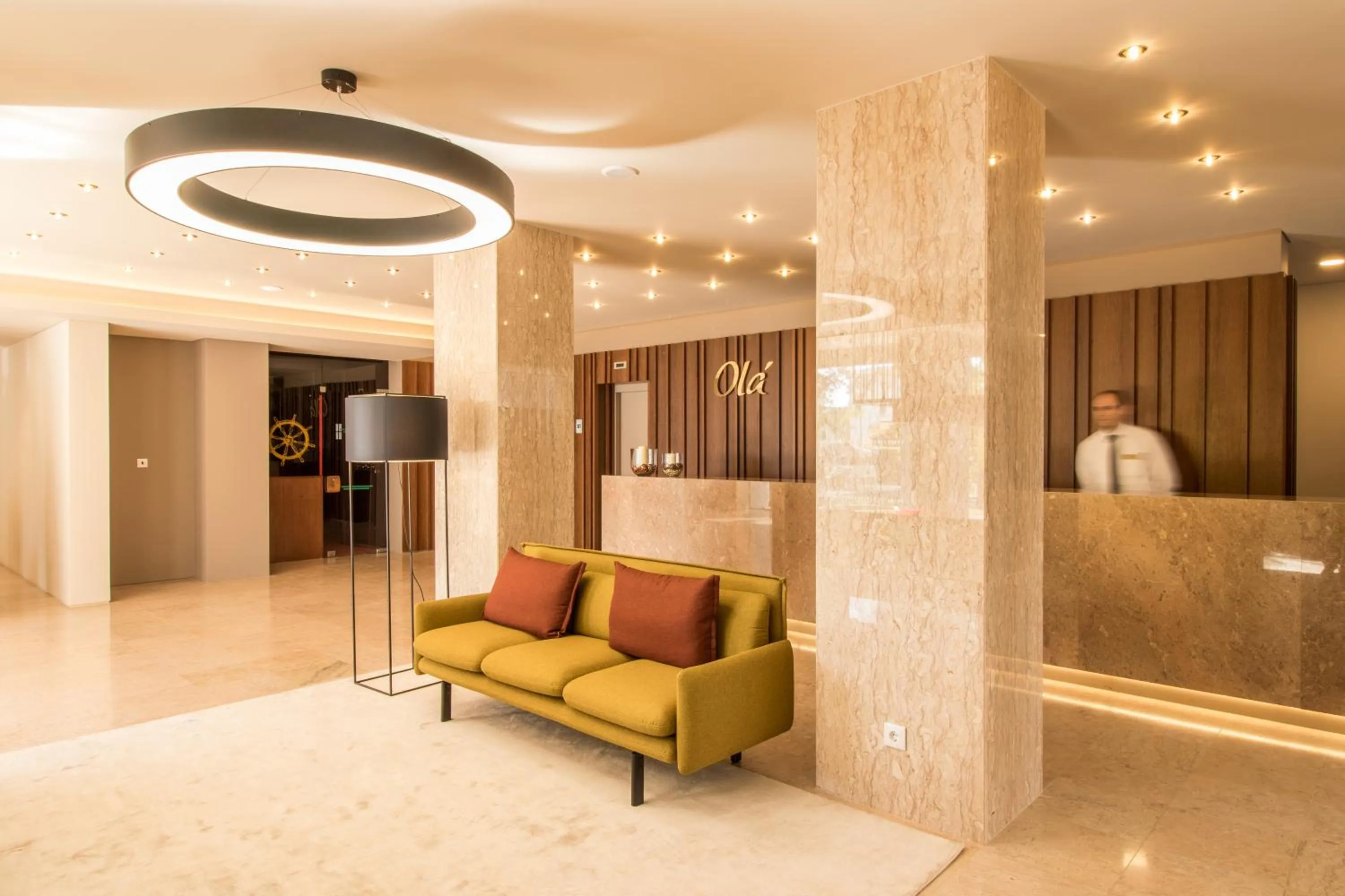 Lobby or reception in Hotel Girassol - Suite Hotel