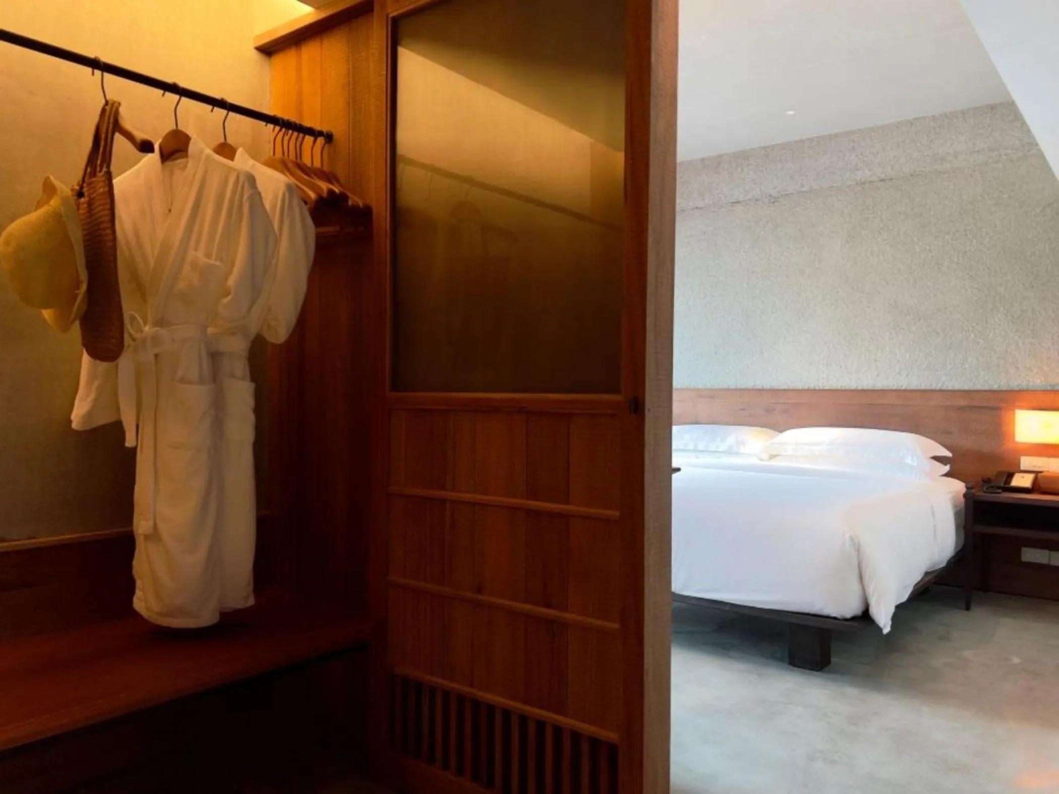 wardrobe, Bed in Anyu Hotel Sanya