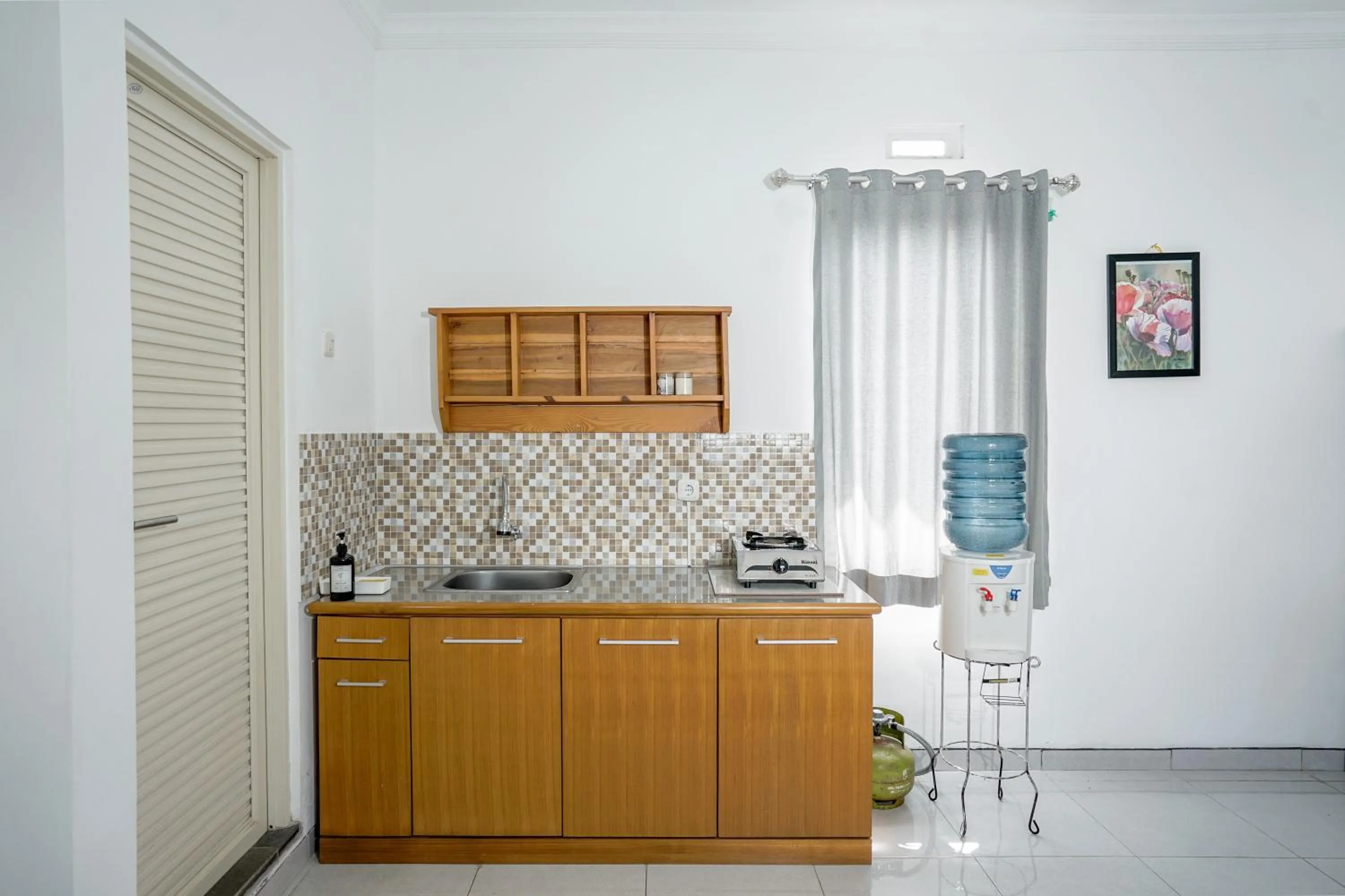 Kitchen or kitchenette in Sekar Gambir Homestay