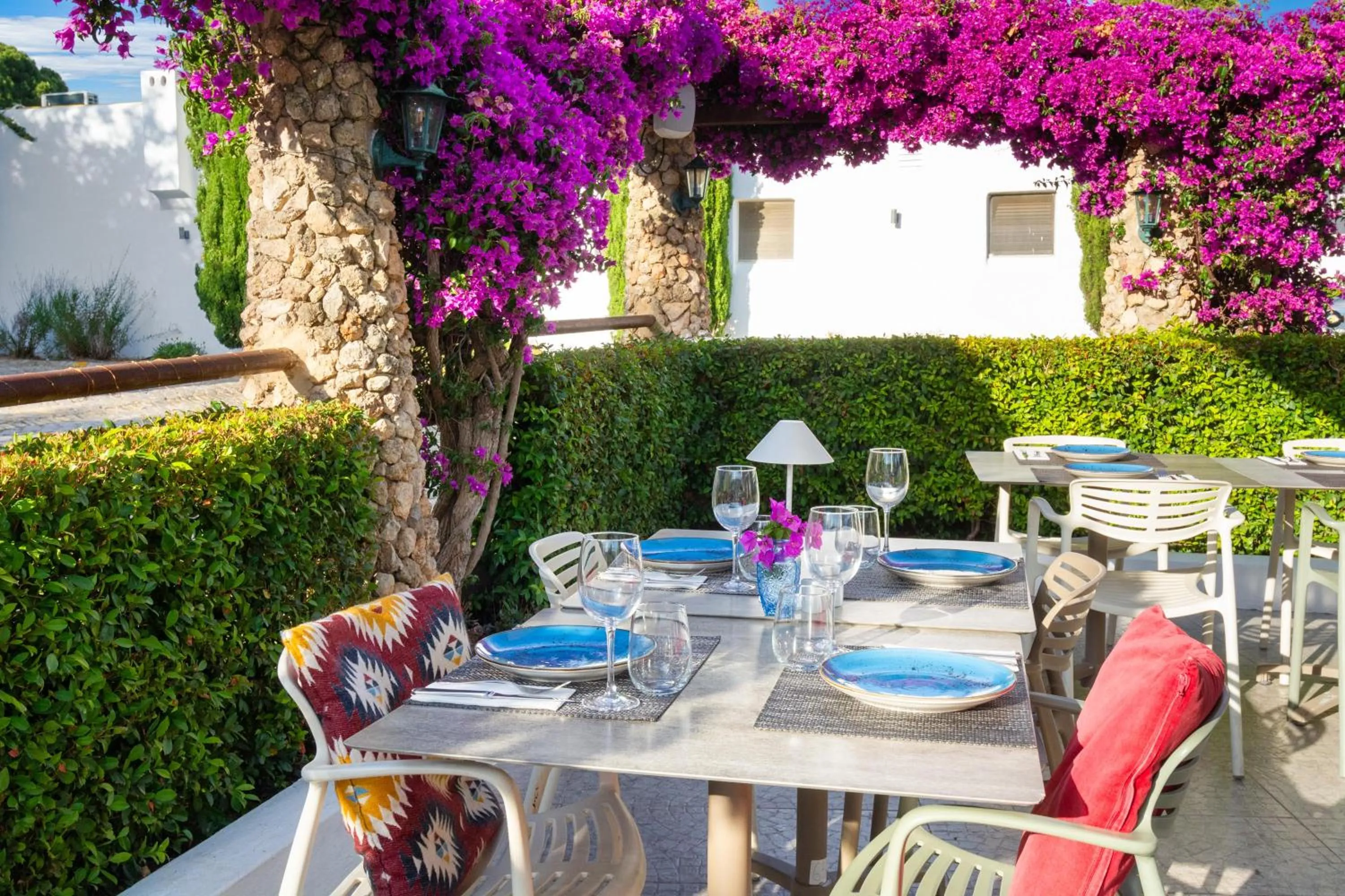 Restaurant/places to eat in Quinta Do Paraiso - AL