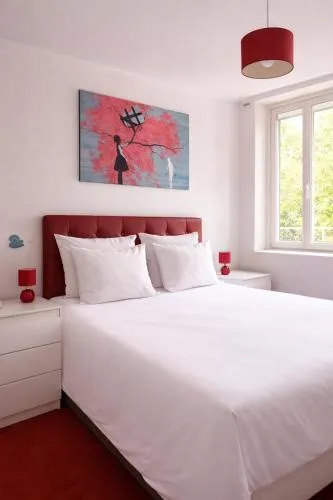 Bed in Logis Hotel restaurant de la Poste