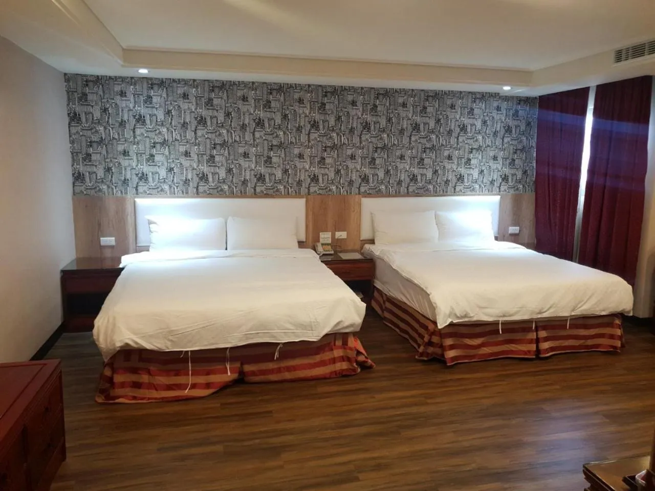 Photo of the whole room, Bed in Chuan Fu Hotel