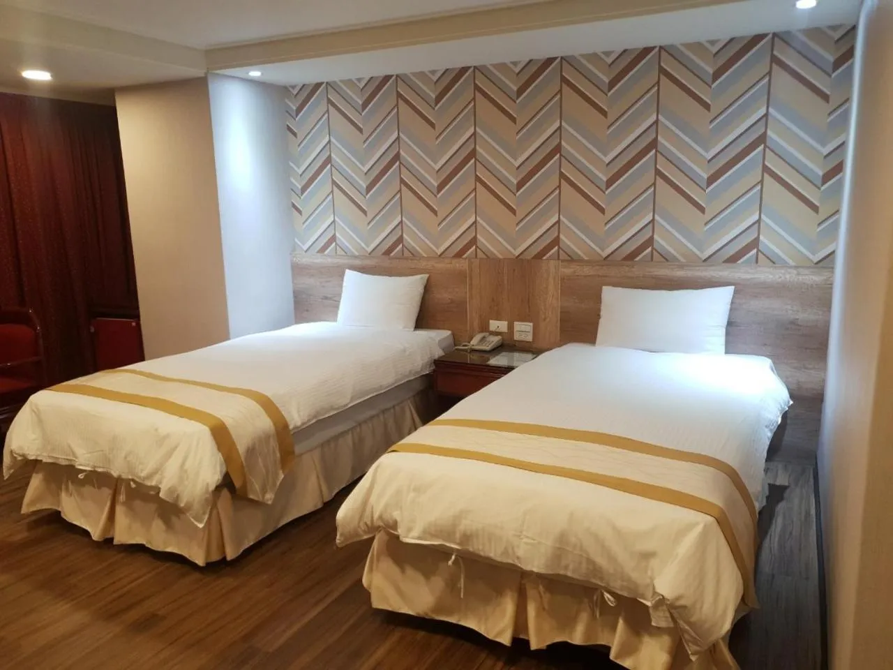 Photo of the whole room, Bed in Chuan Fu Hotel