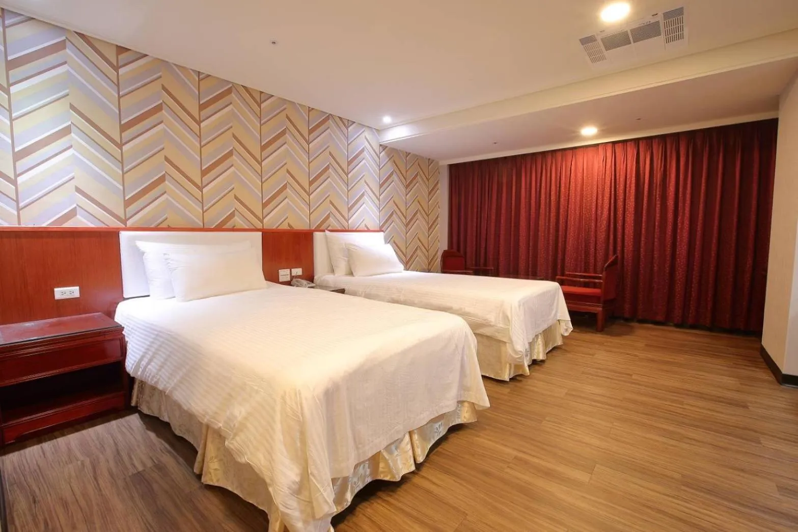 Photo of the whole room, Bed in Chuan Fu Hotel