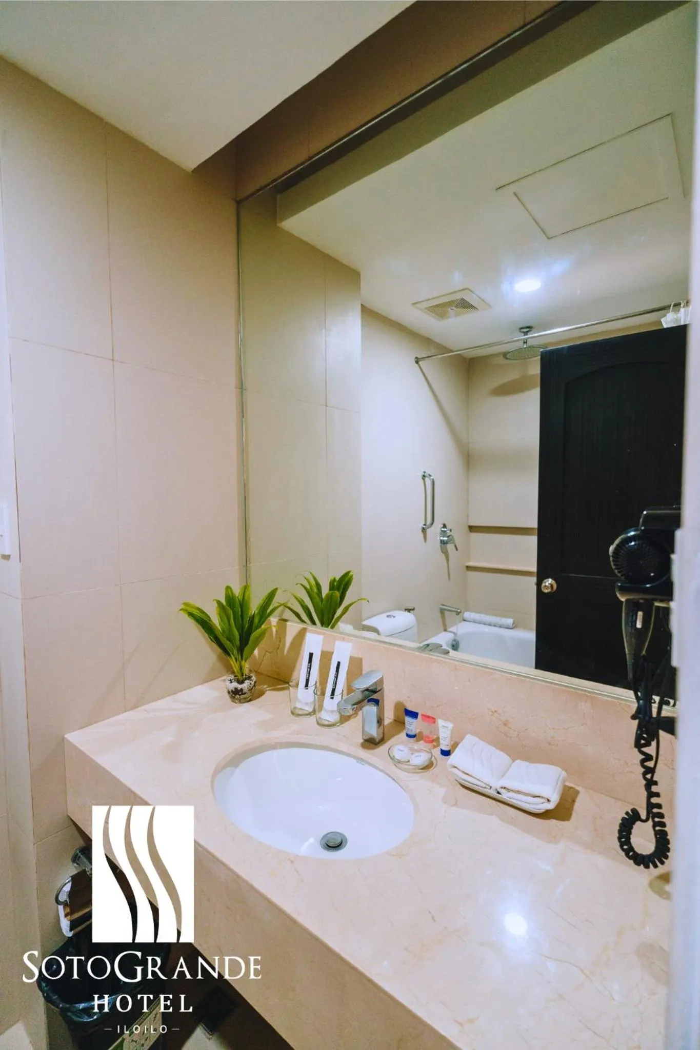 Bathroom in Sotogrande Iloilo Hotel