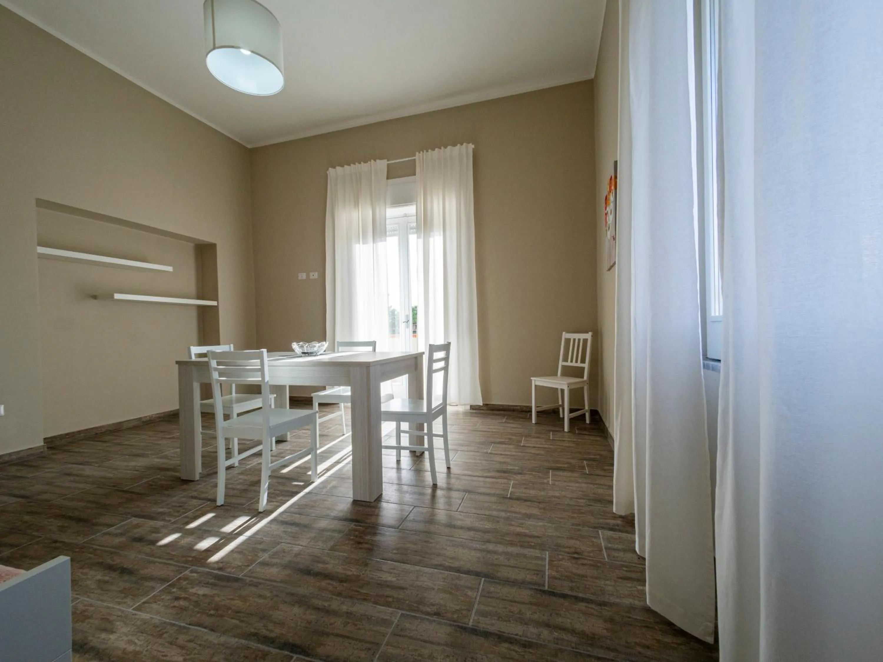 Apartment with Balcony in Villa Paestum