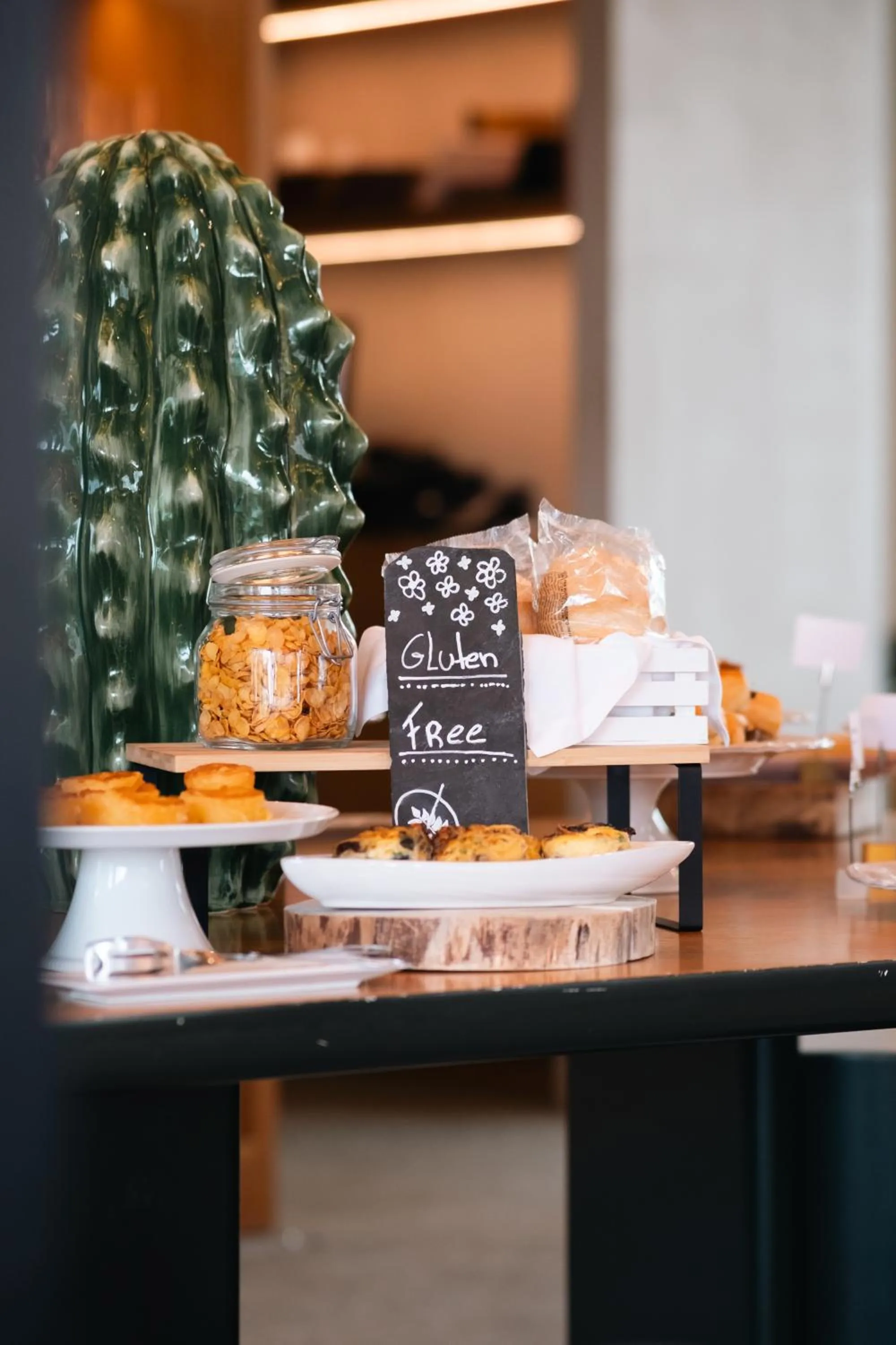 Food in Cidnay - Hotel & Executive Center