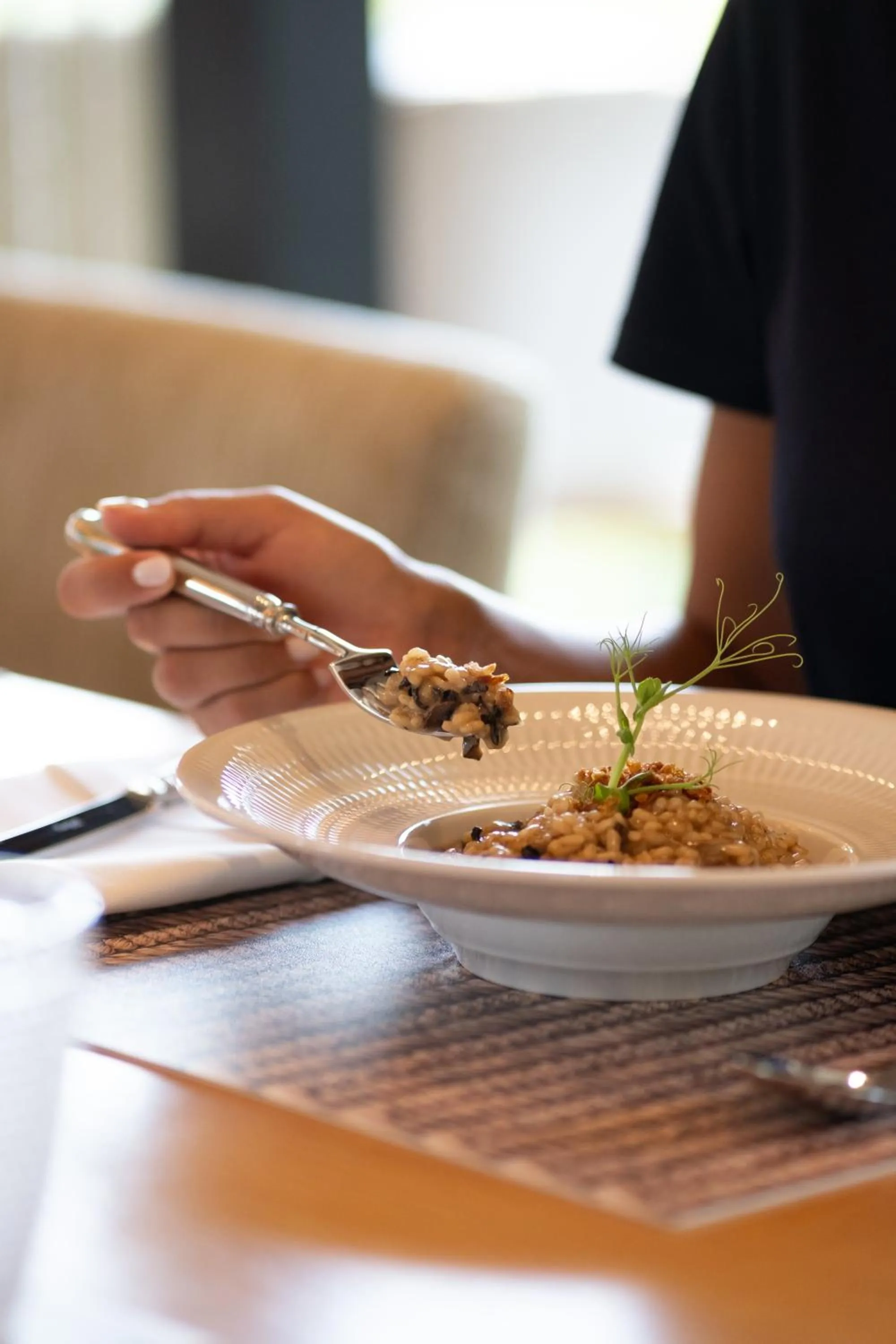 Restaurant/places to eat in Cidnay - Hotel & Executive Center