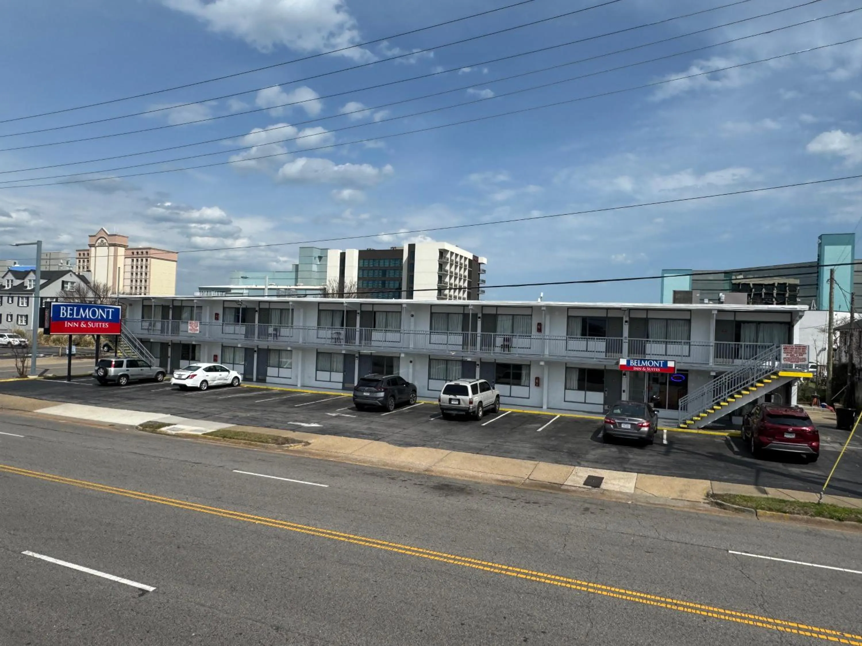 Property building in Belmont Inn & Suites Virginia Beach