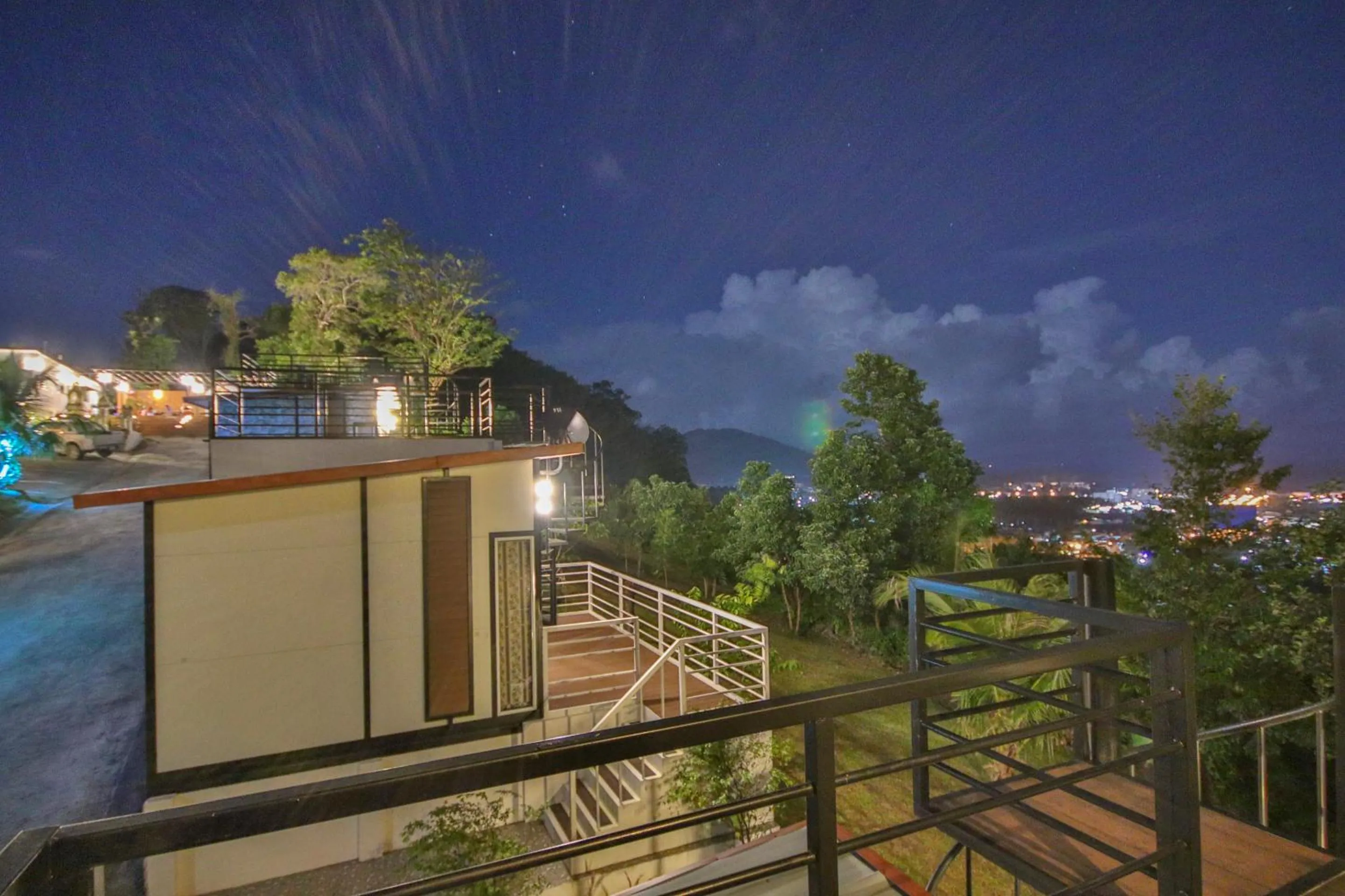 Facade/entrance in Happy Mountain Airport Resort