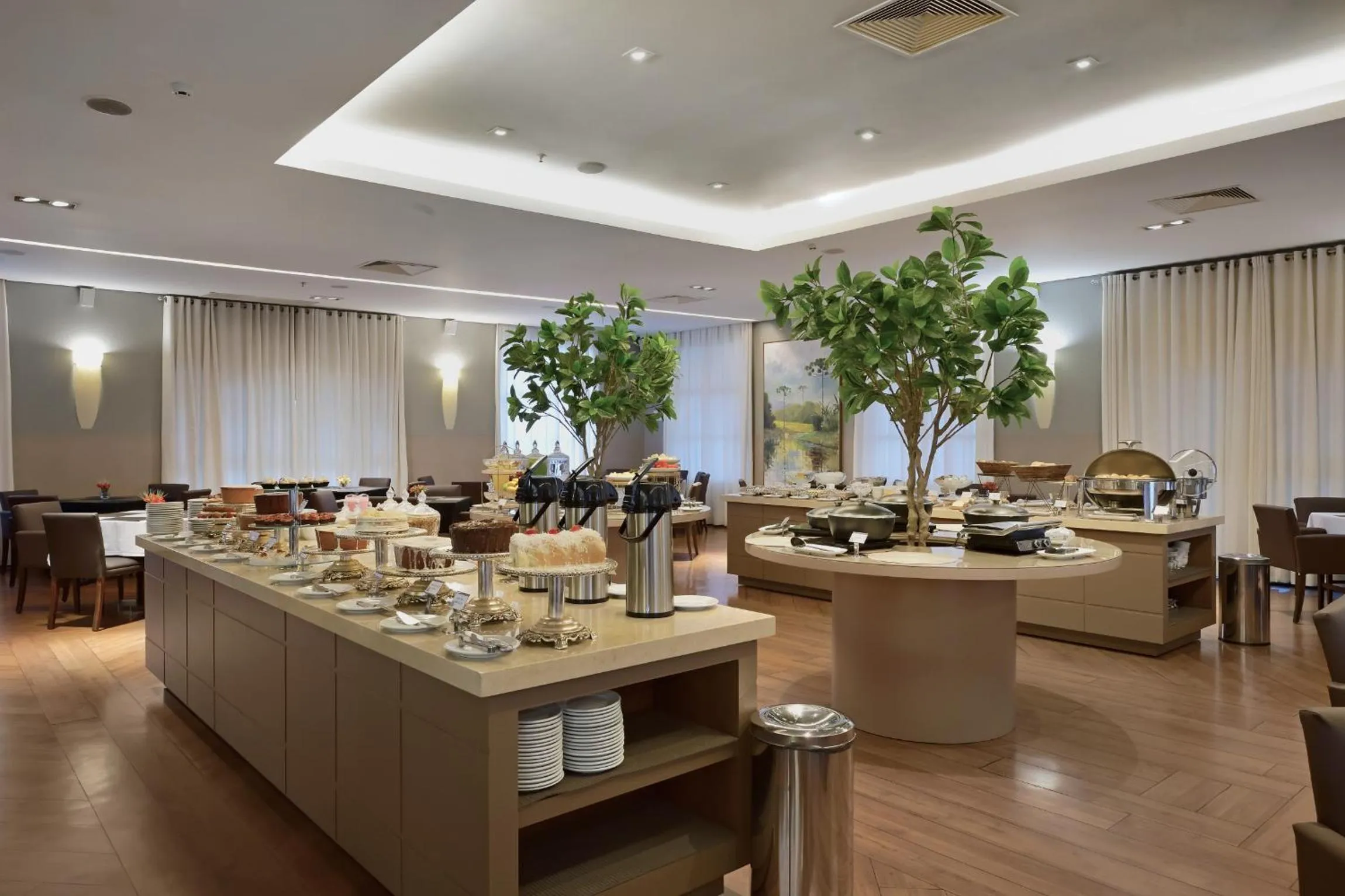 Restaurant/places to eat in Araucaria Plaza