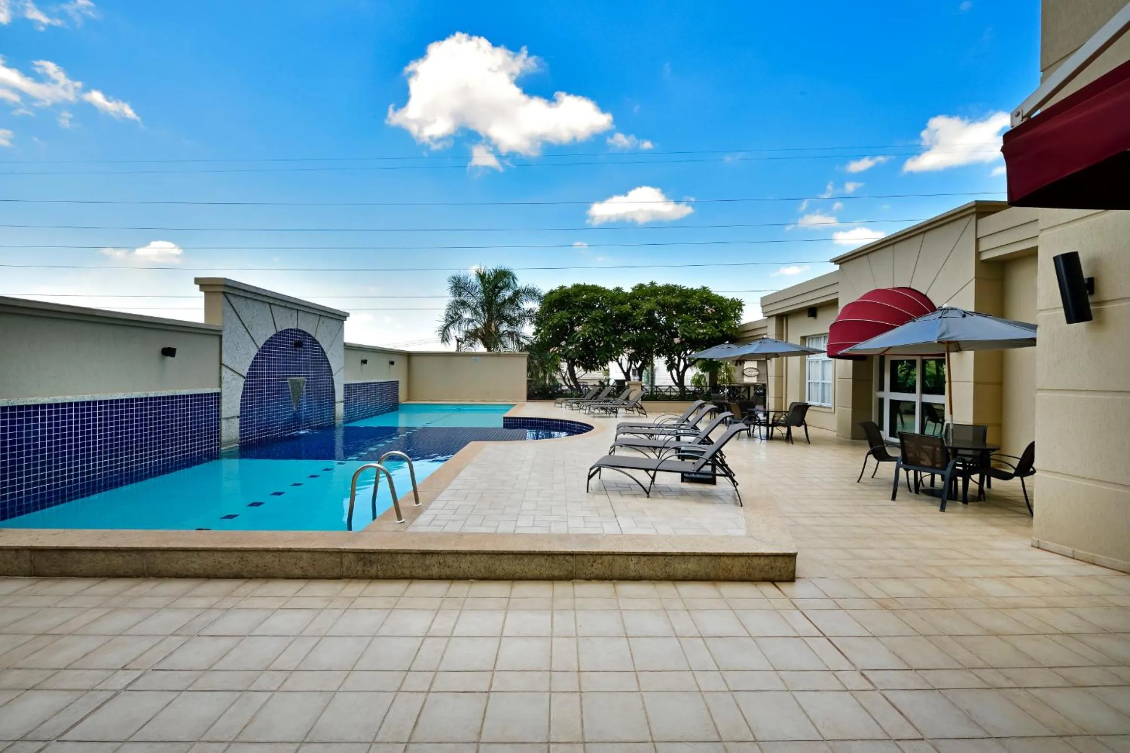 Day in Araucaria Plaza