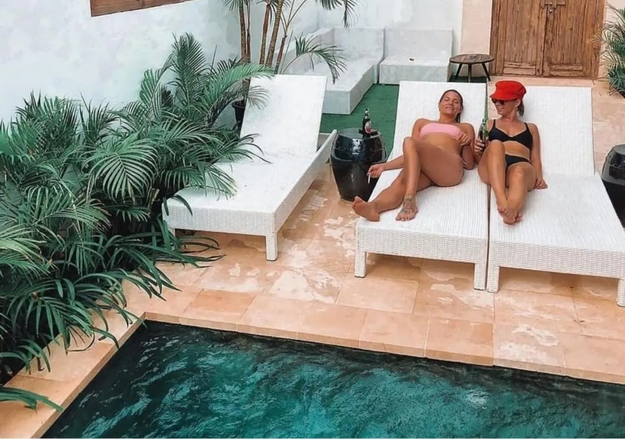 People in Ohana's Beachfront Resort & Beach Club