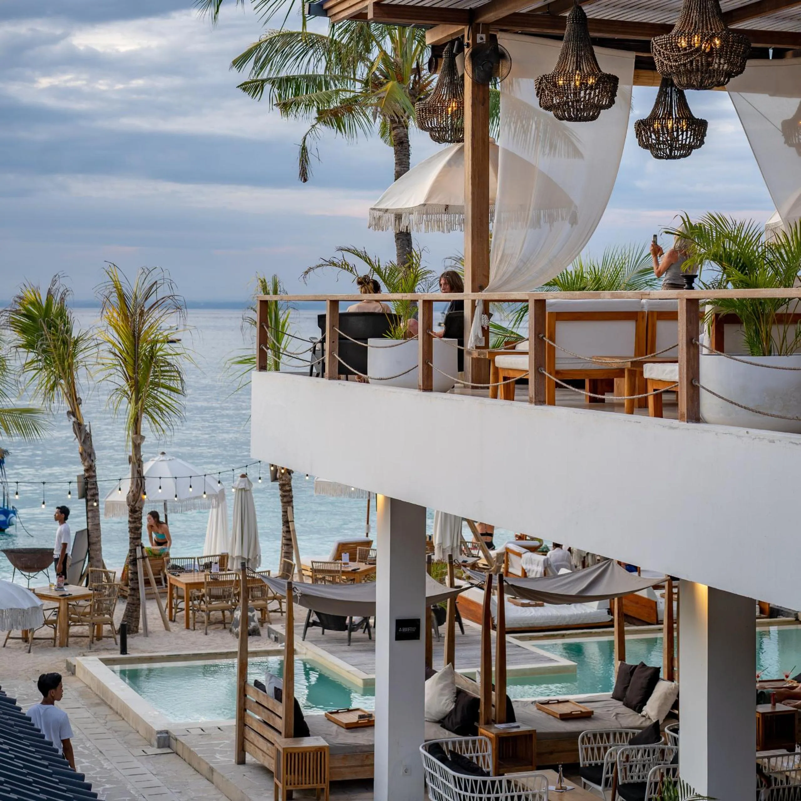 Ohana's Beachfront Resort & Beach Club