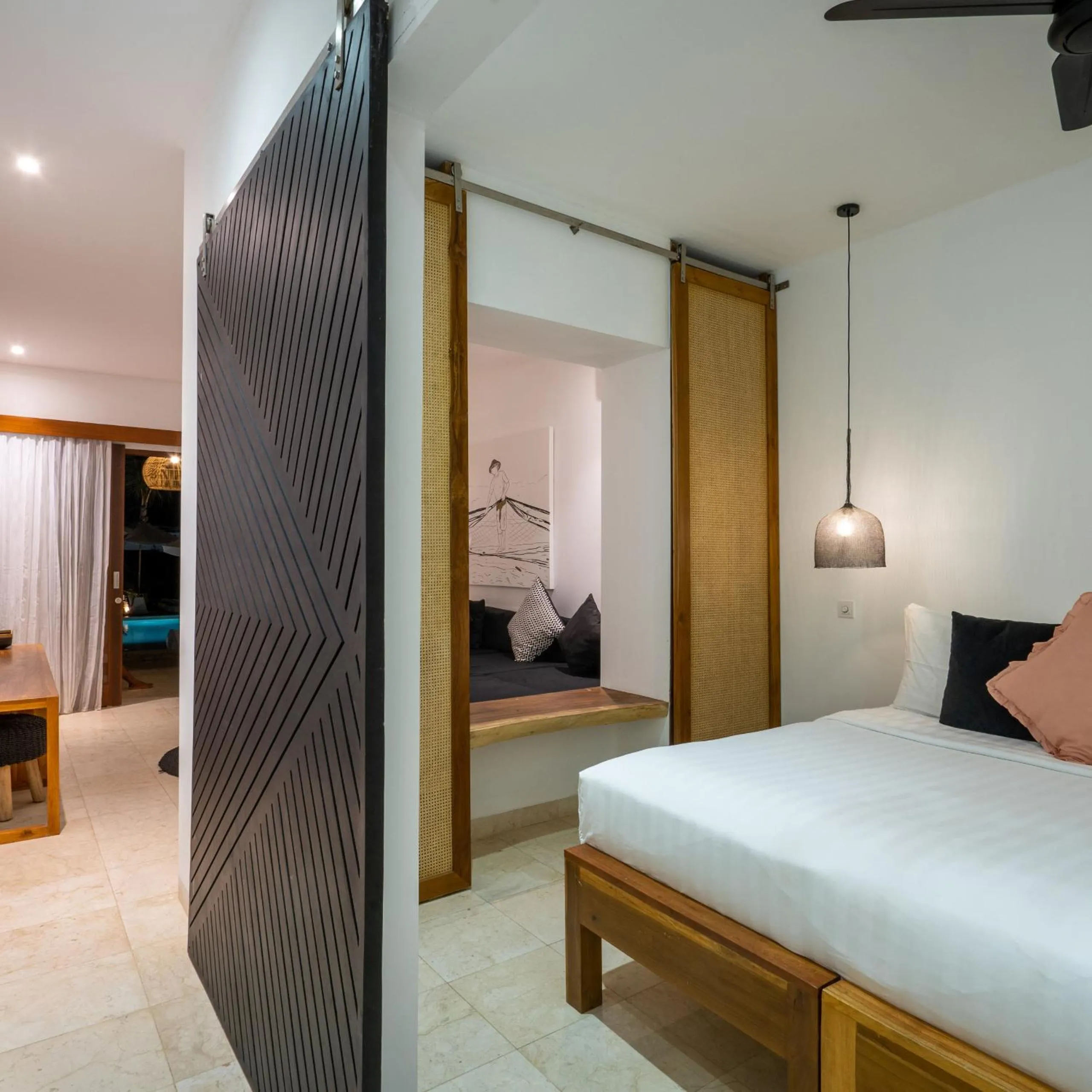 Bed in Ohana's Beachfront Resort & Beach Club