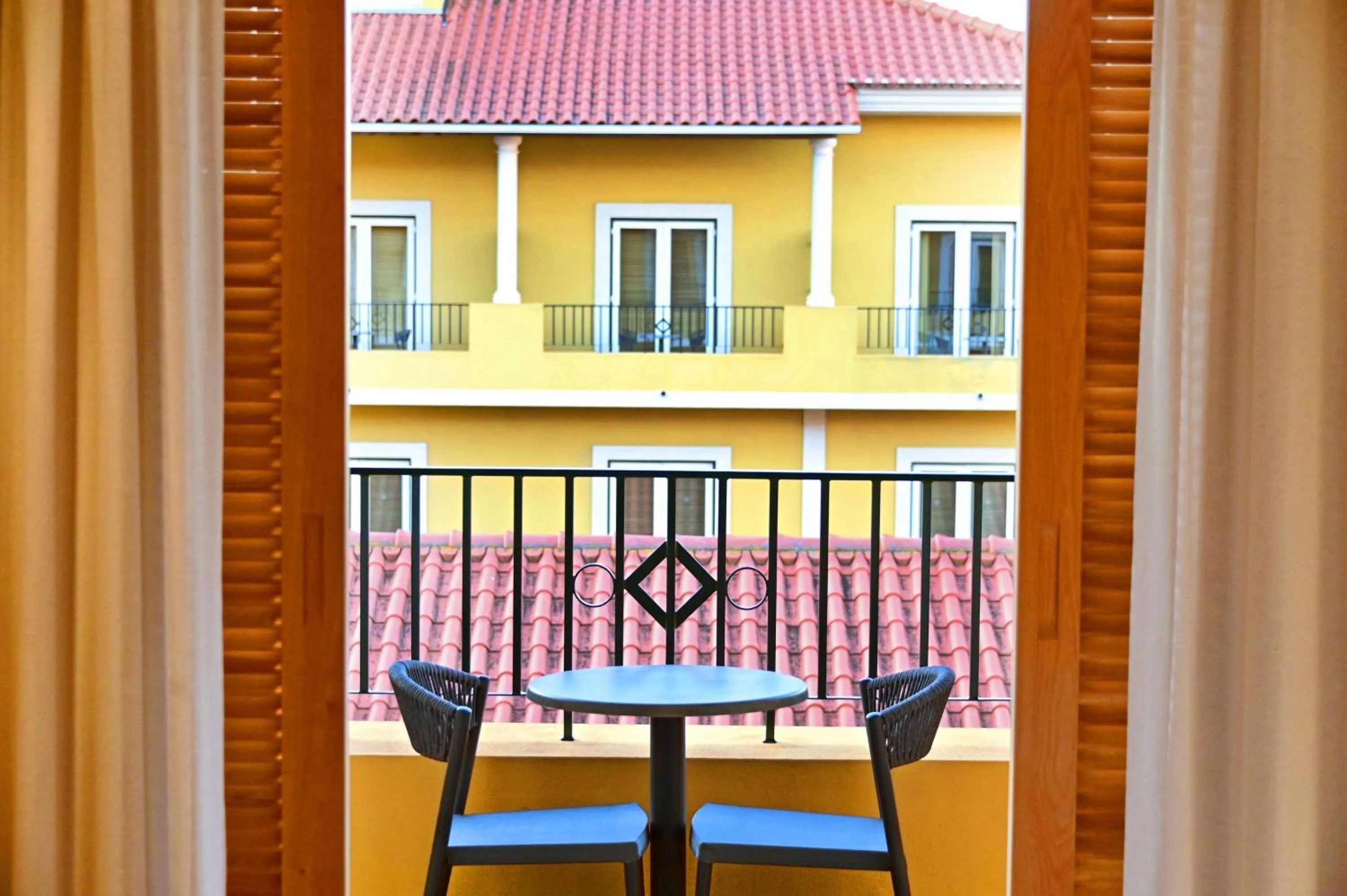 Food and drinks in Dolce CampoReal Lisboa