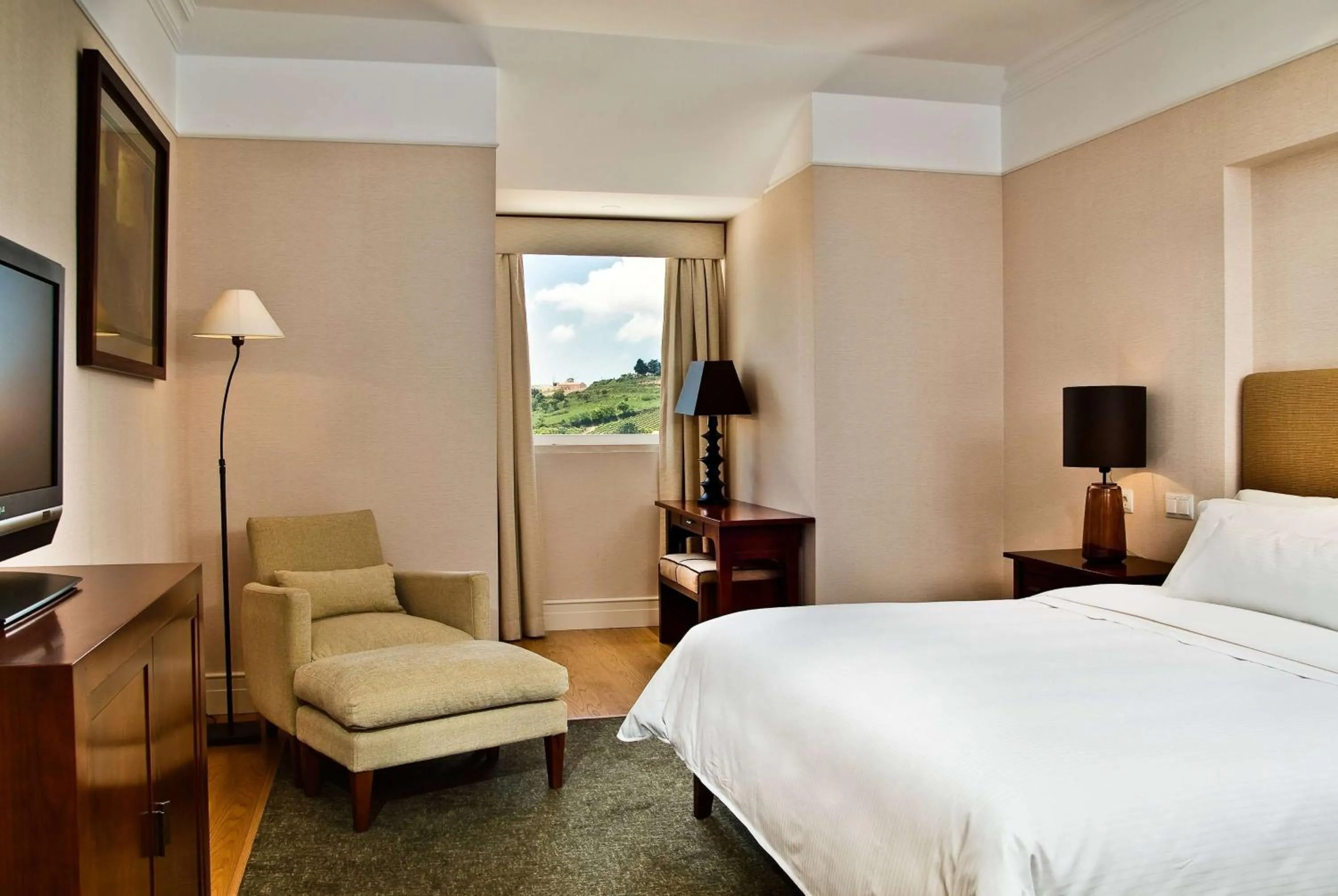 Bed in Dolce CampoReal Lisboa