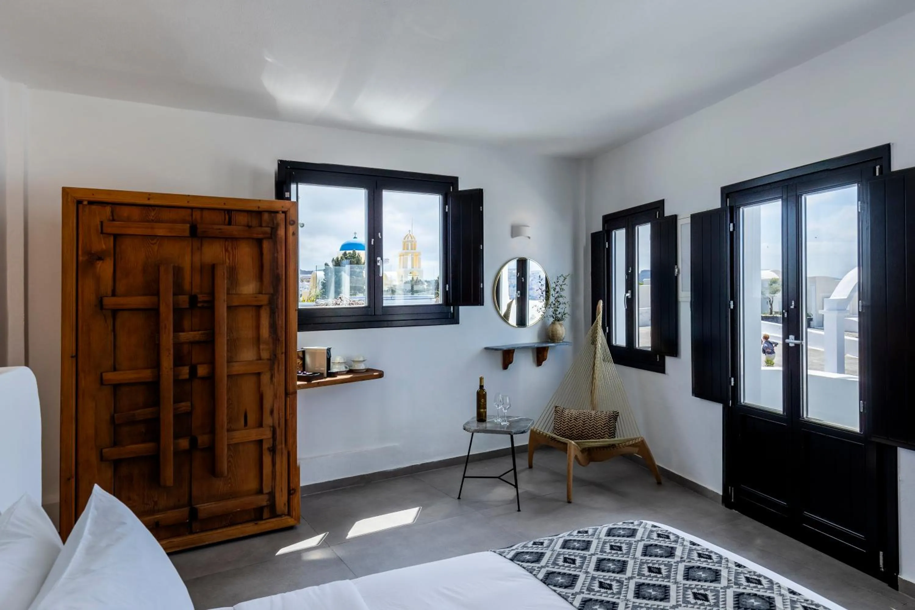 Photo of the whole room, Bed in White Pearl Villas