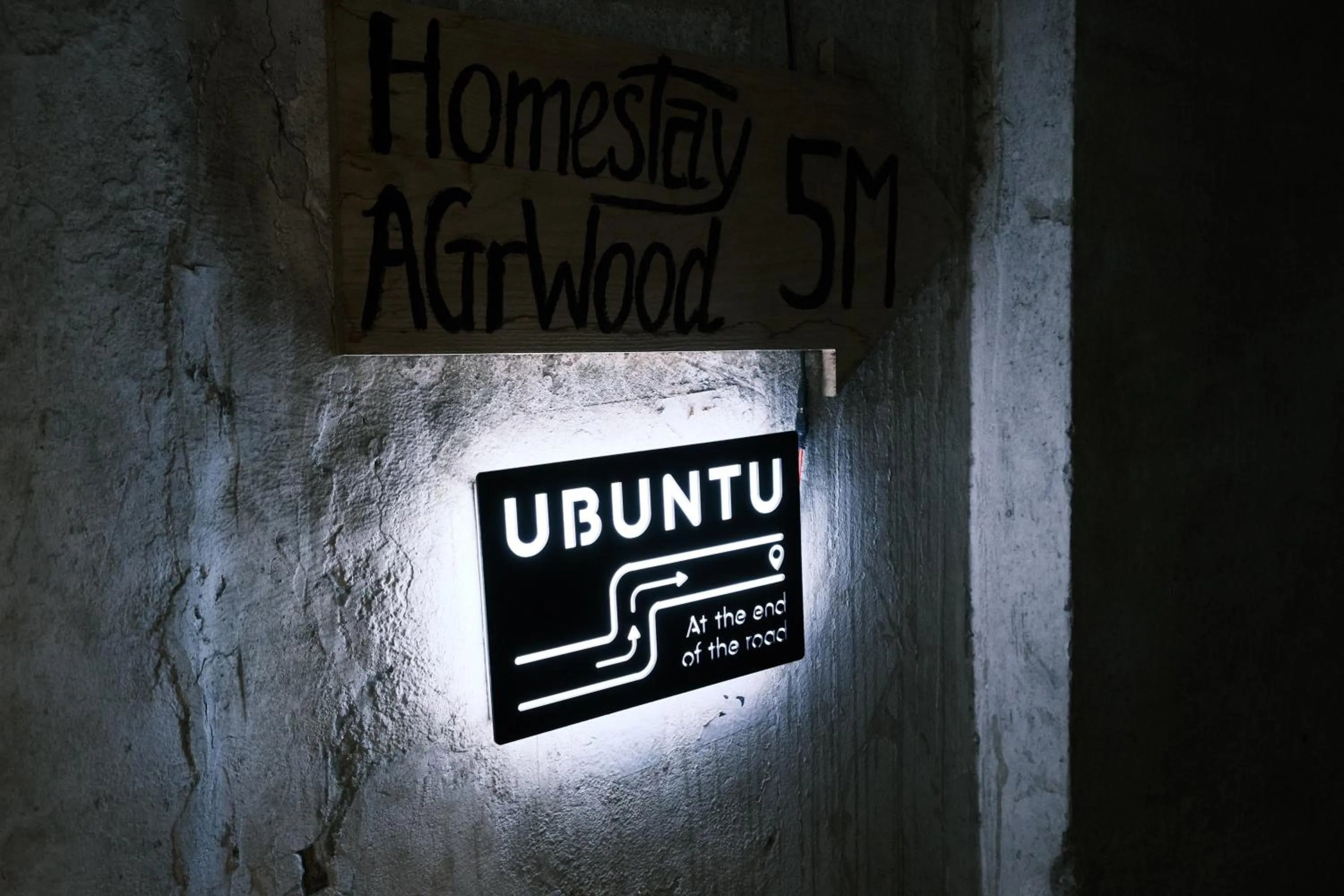Ubuntu Hostel and Tour