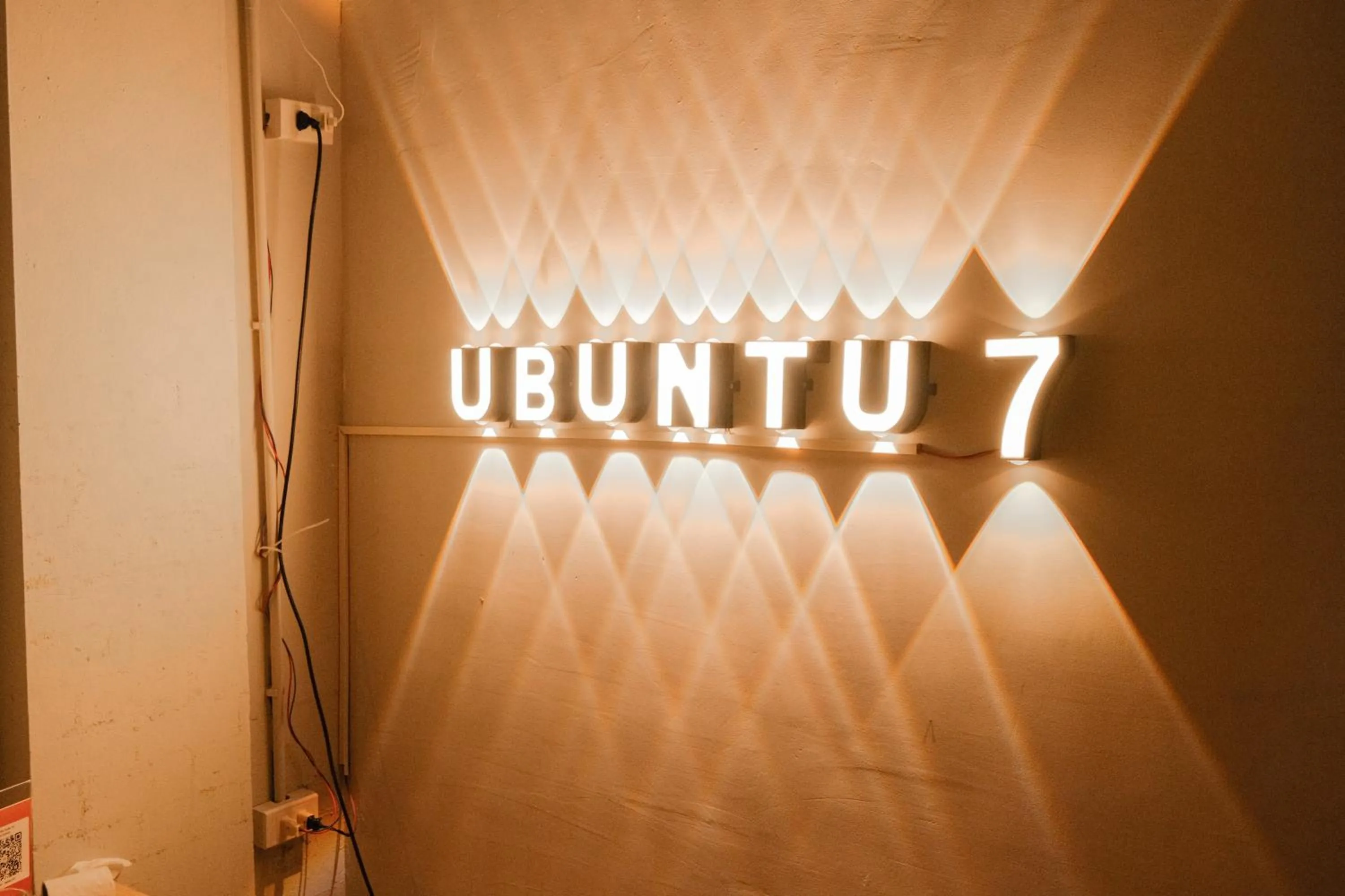 Ubuntu Hostel and Tour