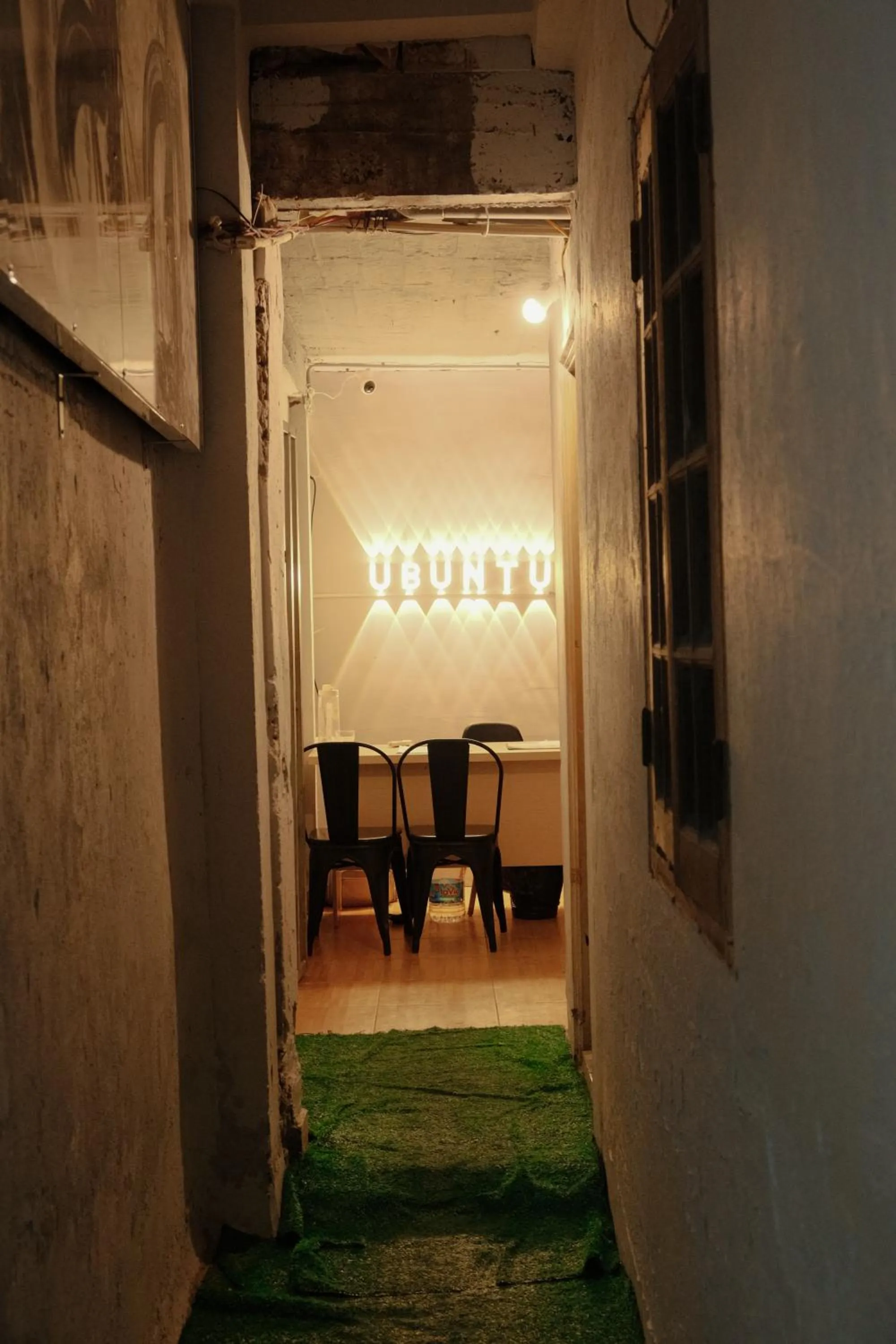 Ubuntu Hostel and Tour