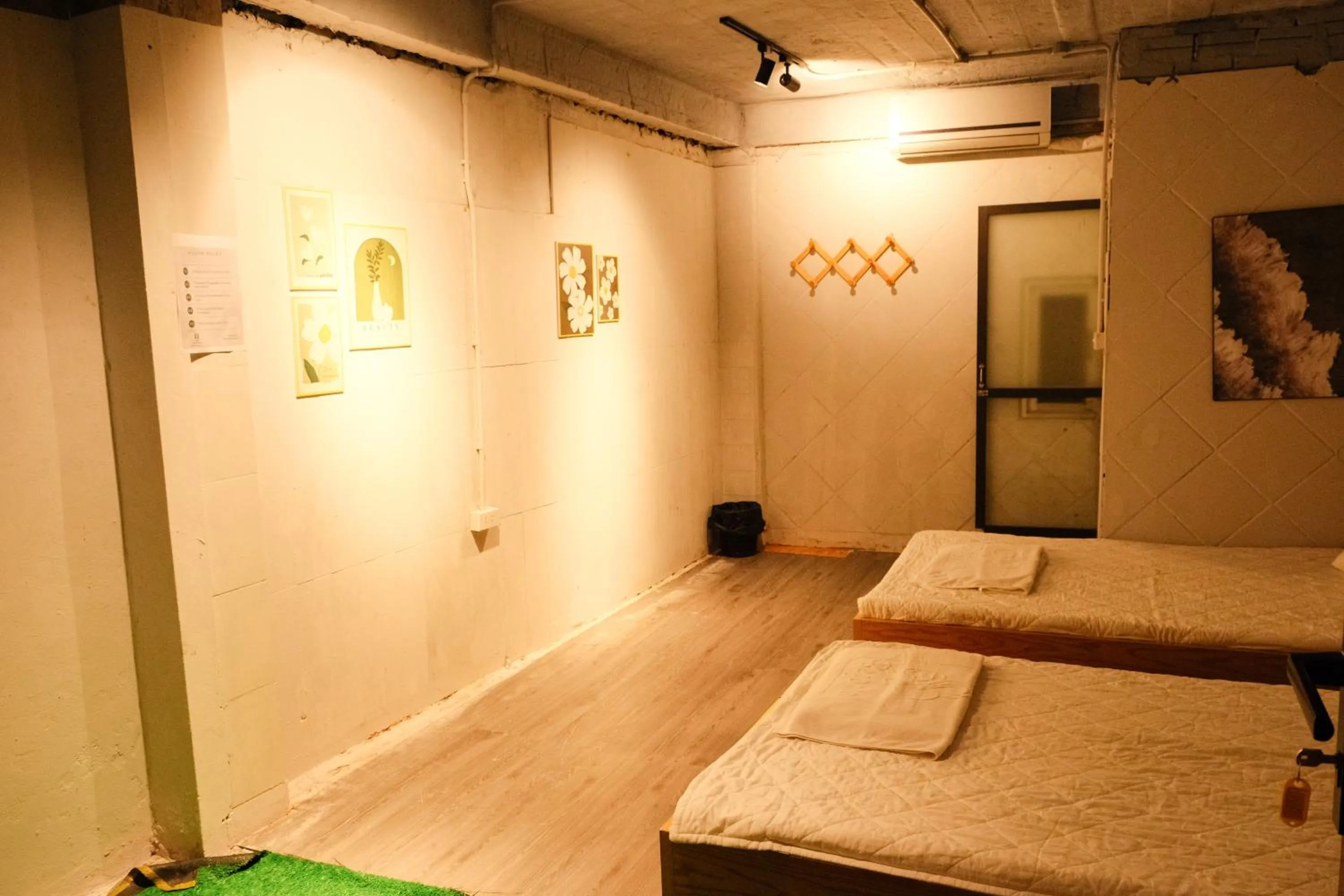 Ubuntu Hostel and Tour