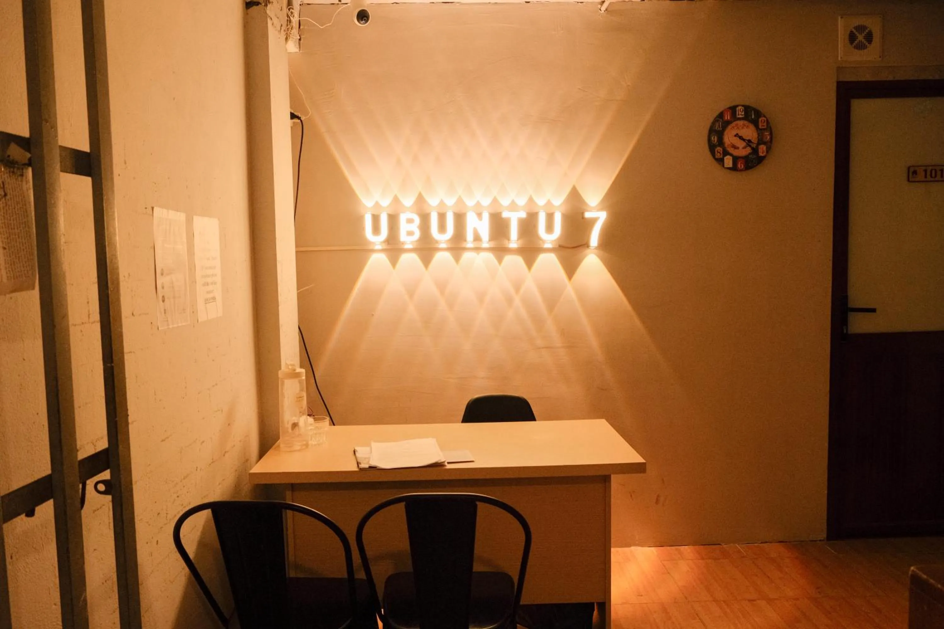 Ubuntu Hostel and Tour