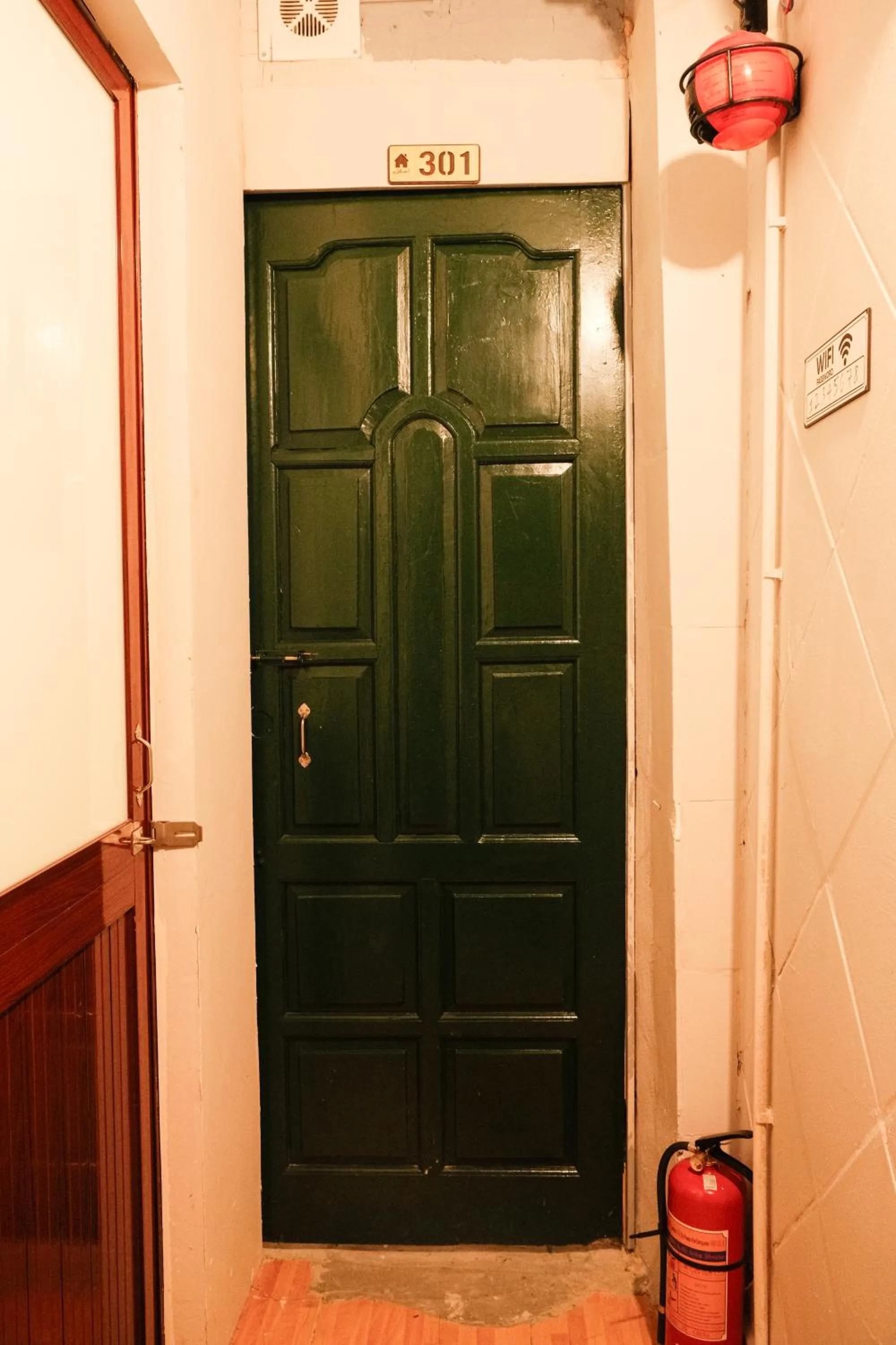 Ubuntu Hostel and Tour