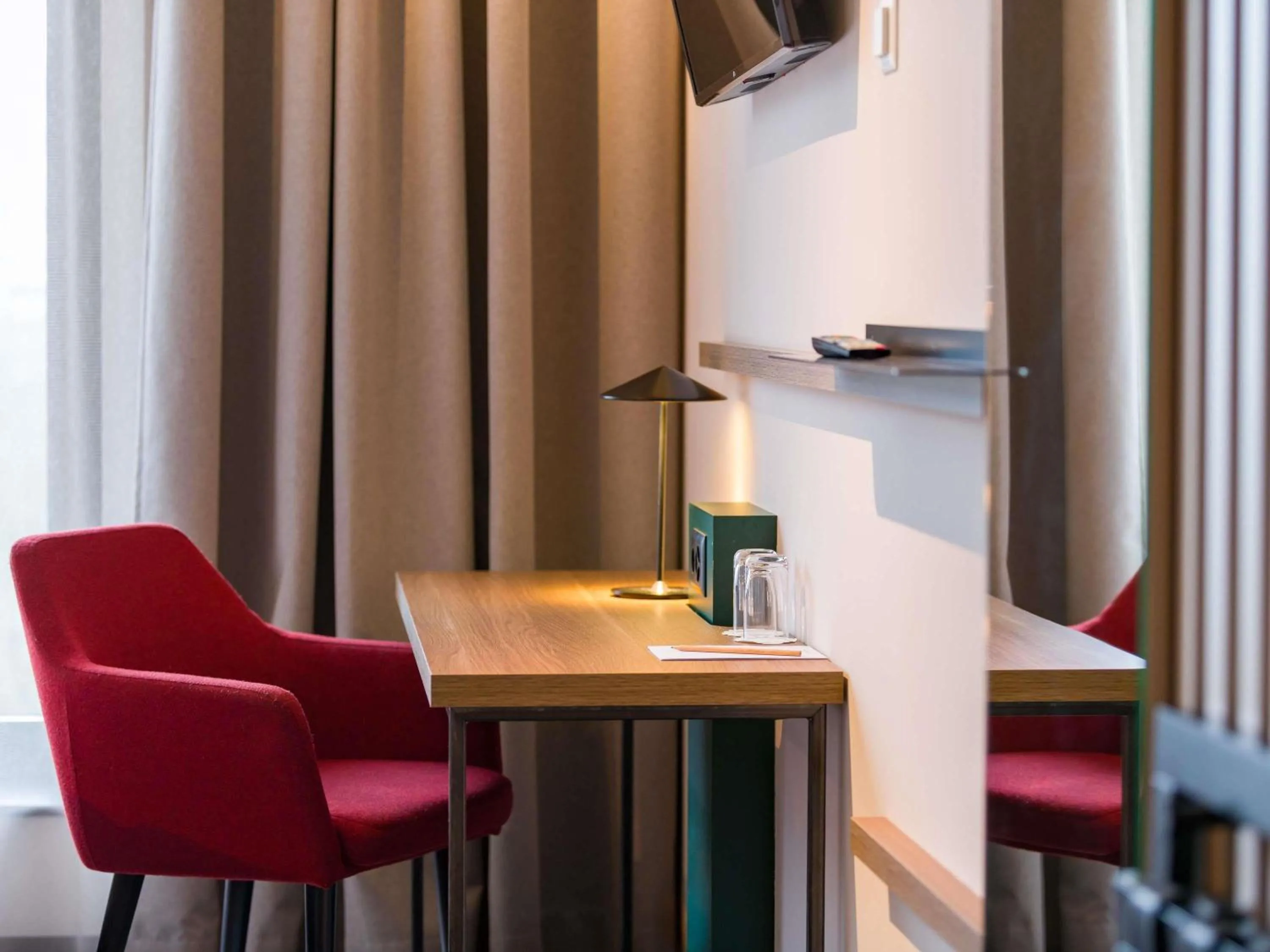 Bedroom in Mercure Zürich City