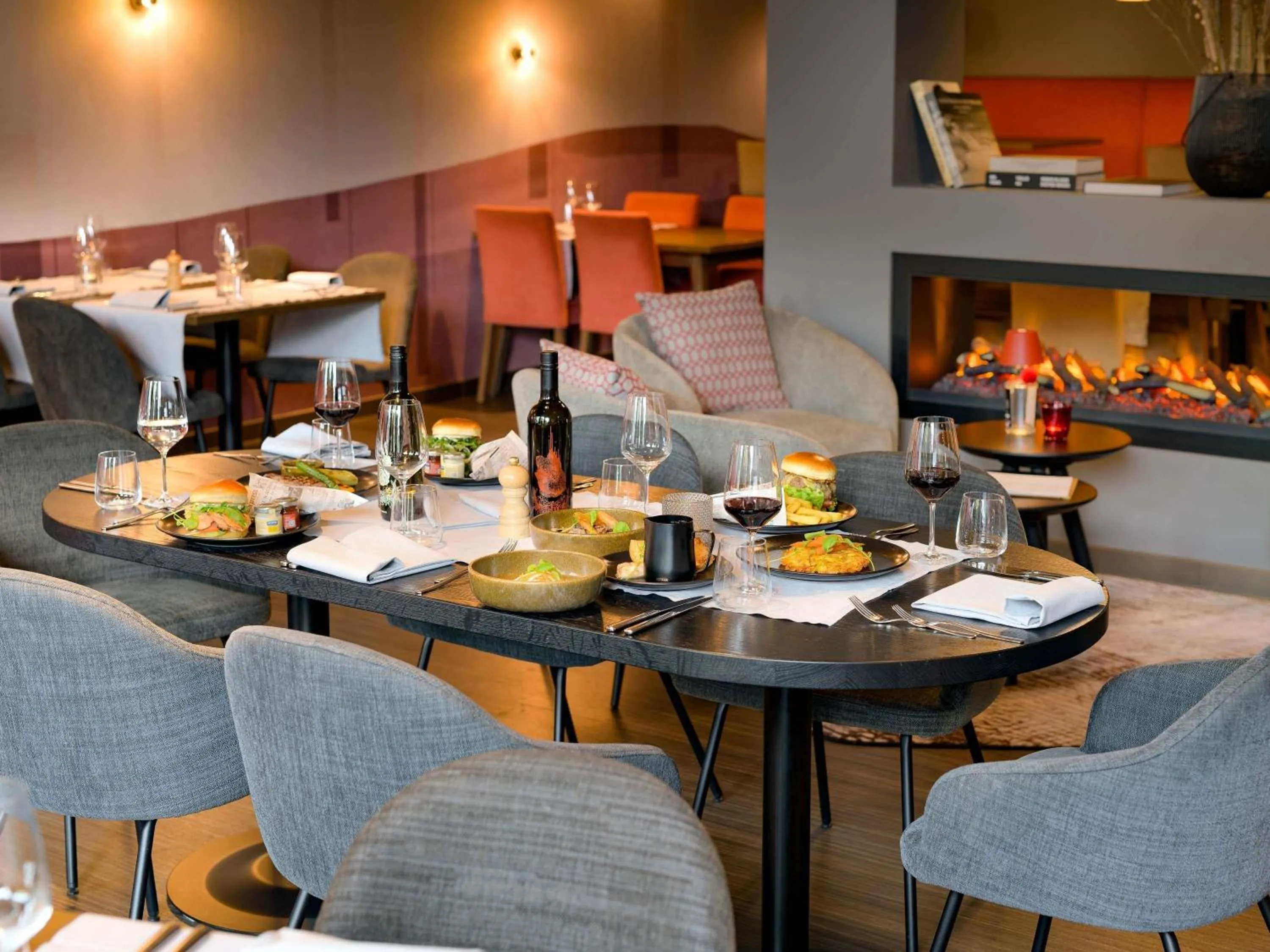 Restaurant/places to eat in Mercure Zürich City