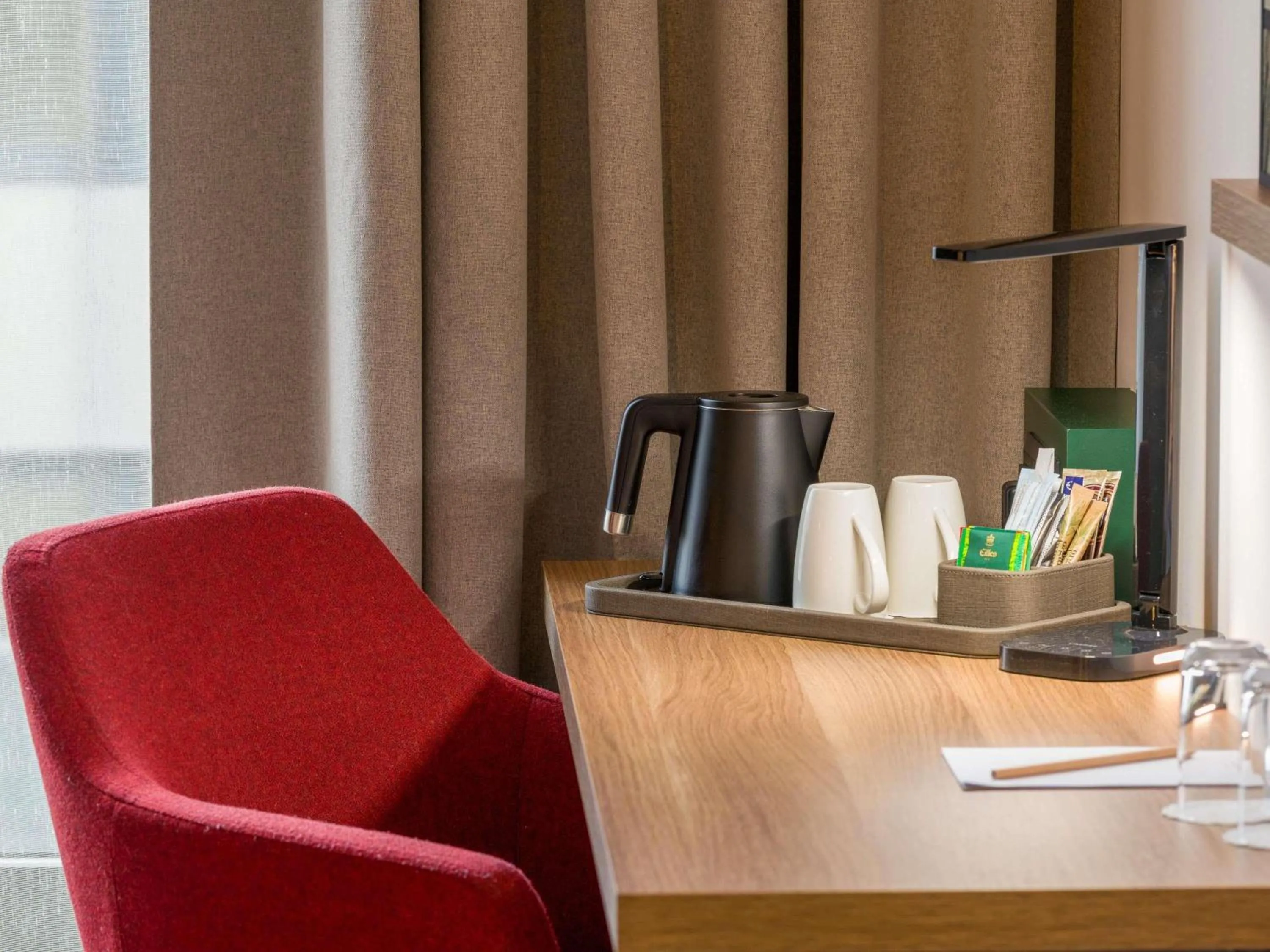 Bedroom in Mercure Zürich City