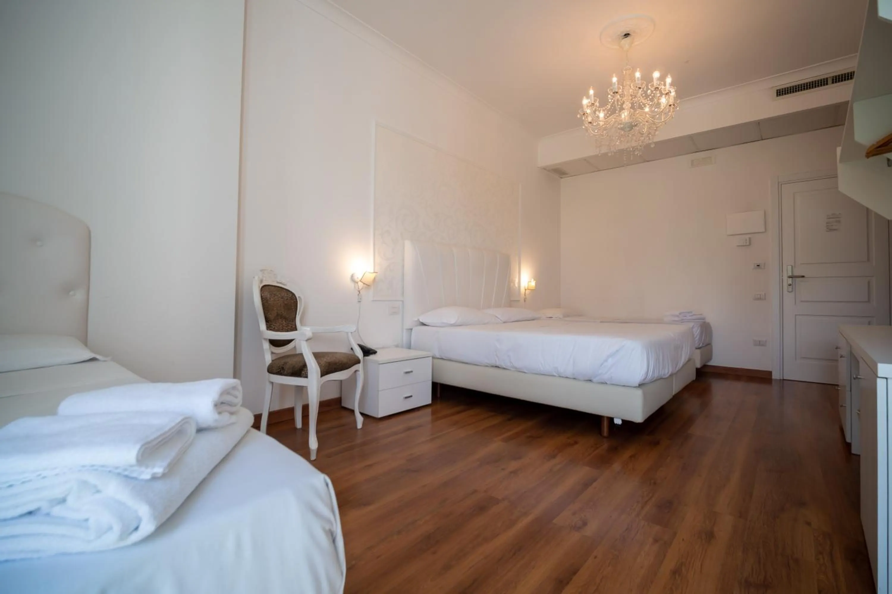 Photo of the whole room, Bed in Hotel Imperiale