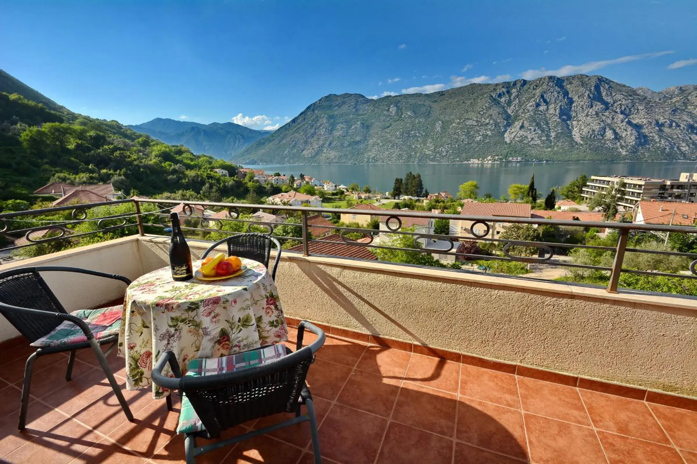 One-Bedroom Apartment with Terrace and Sea View in Apartments Soso One-Bedroom Apartment with Terrace and Sea View in Apartments Soso
