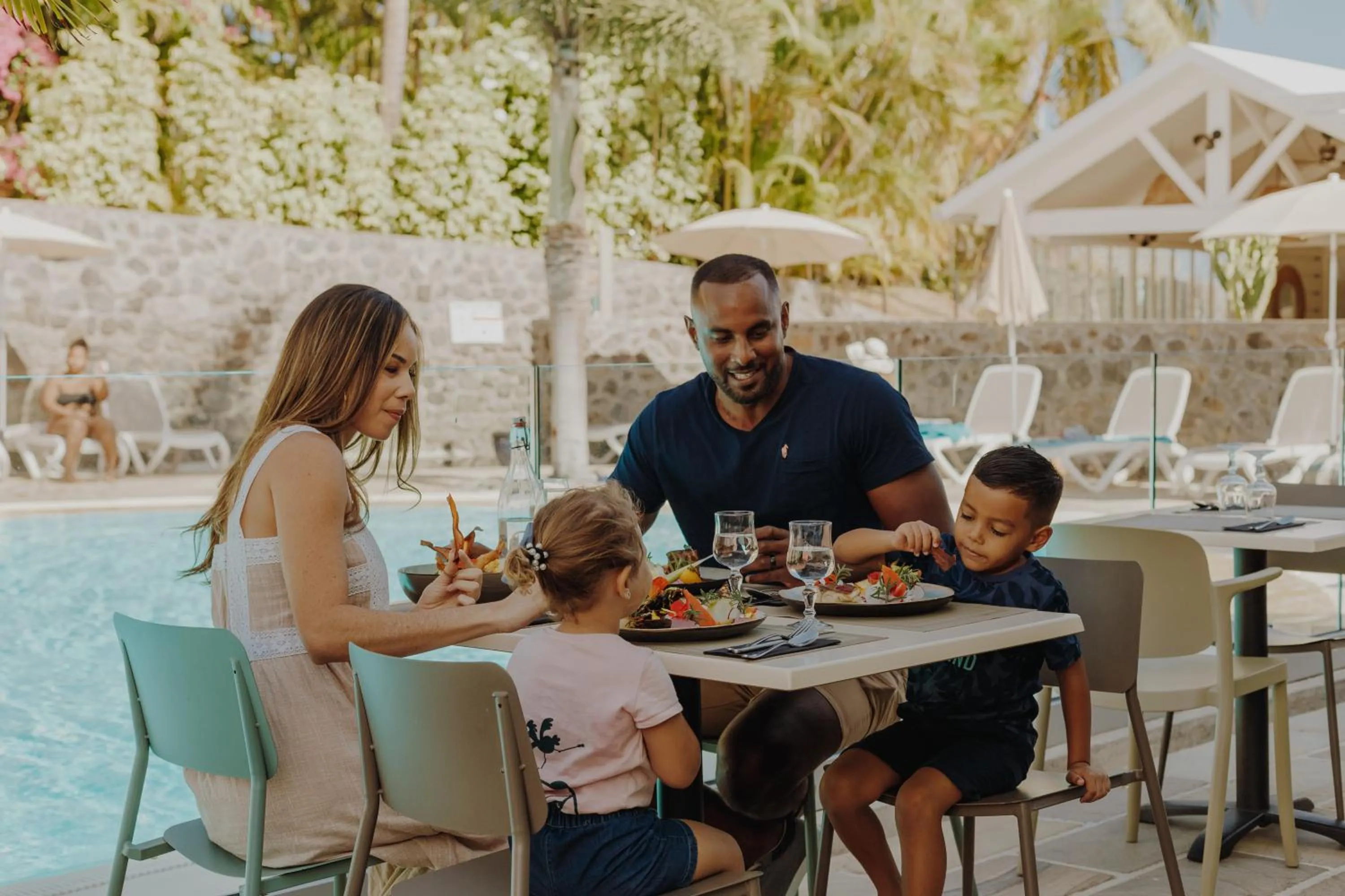 Restaurant/places to eat in Résidence l'Archipel