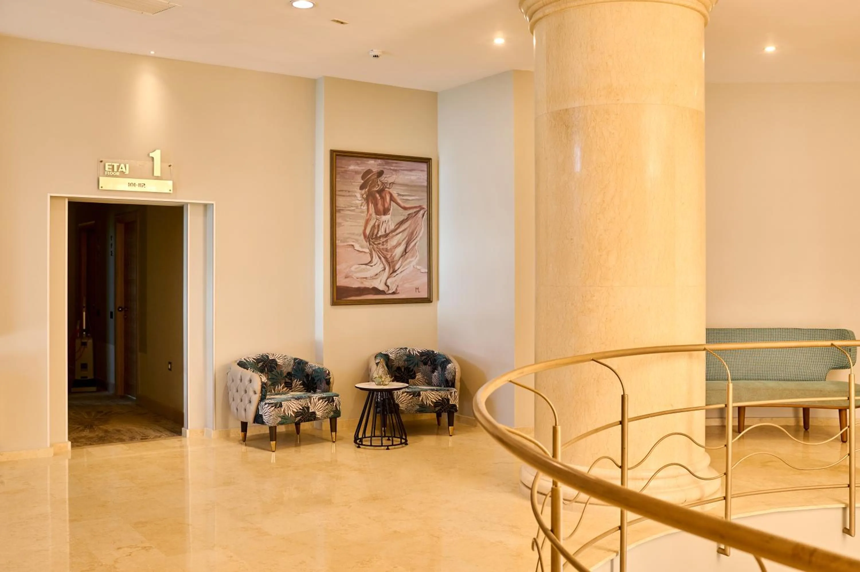 Seating area in Hotel Malibu