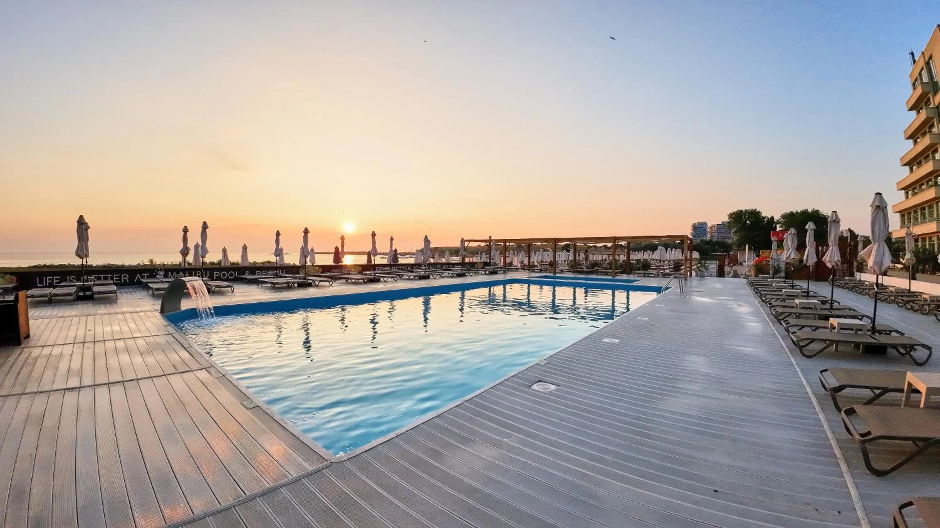 Swimming pool in Hotel Malibu
